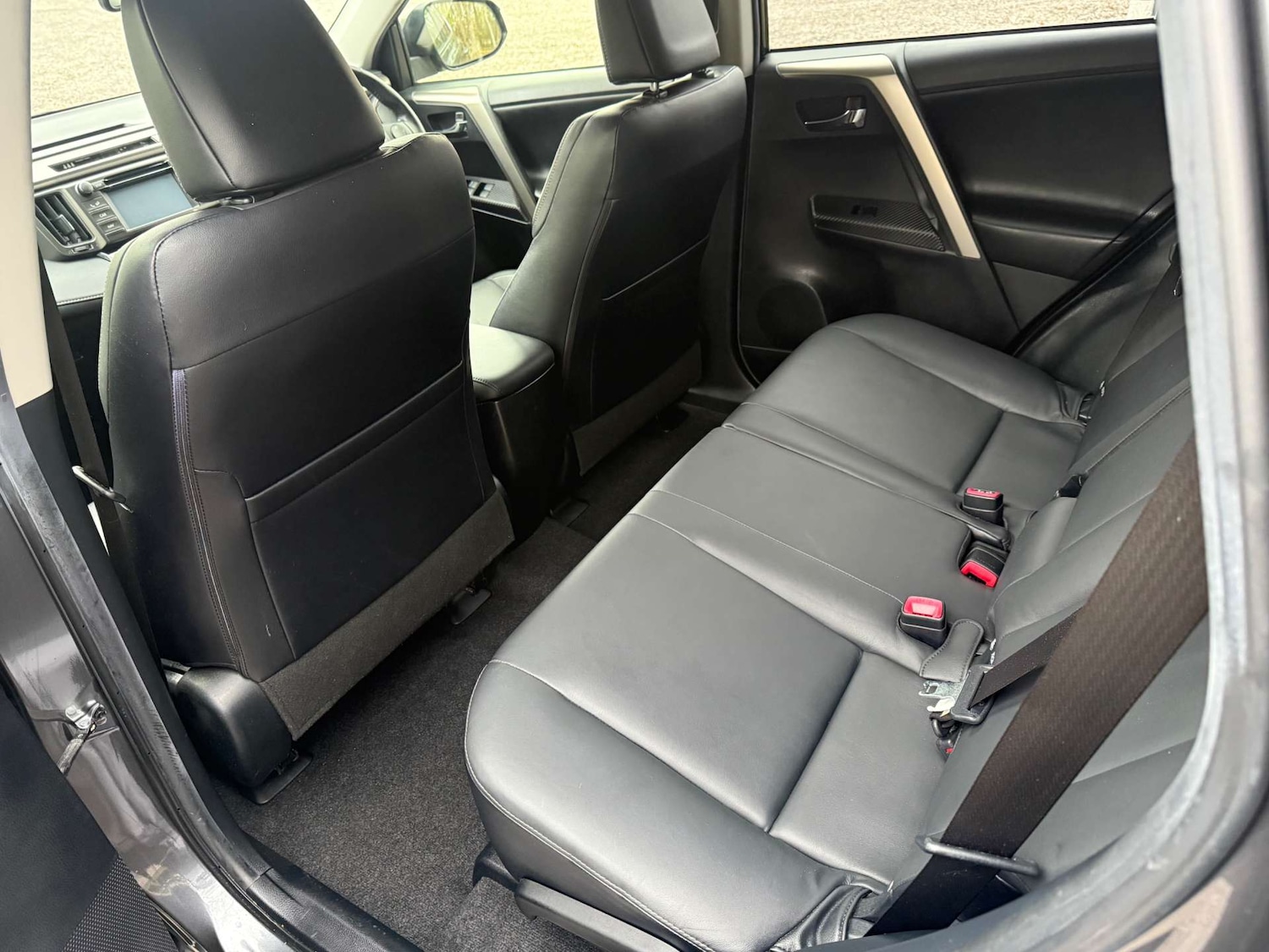 Used Toyota RAV4 2015 for sale - 76685300: Photo 19