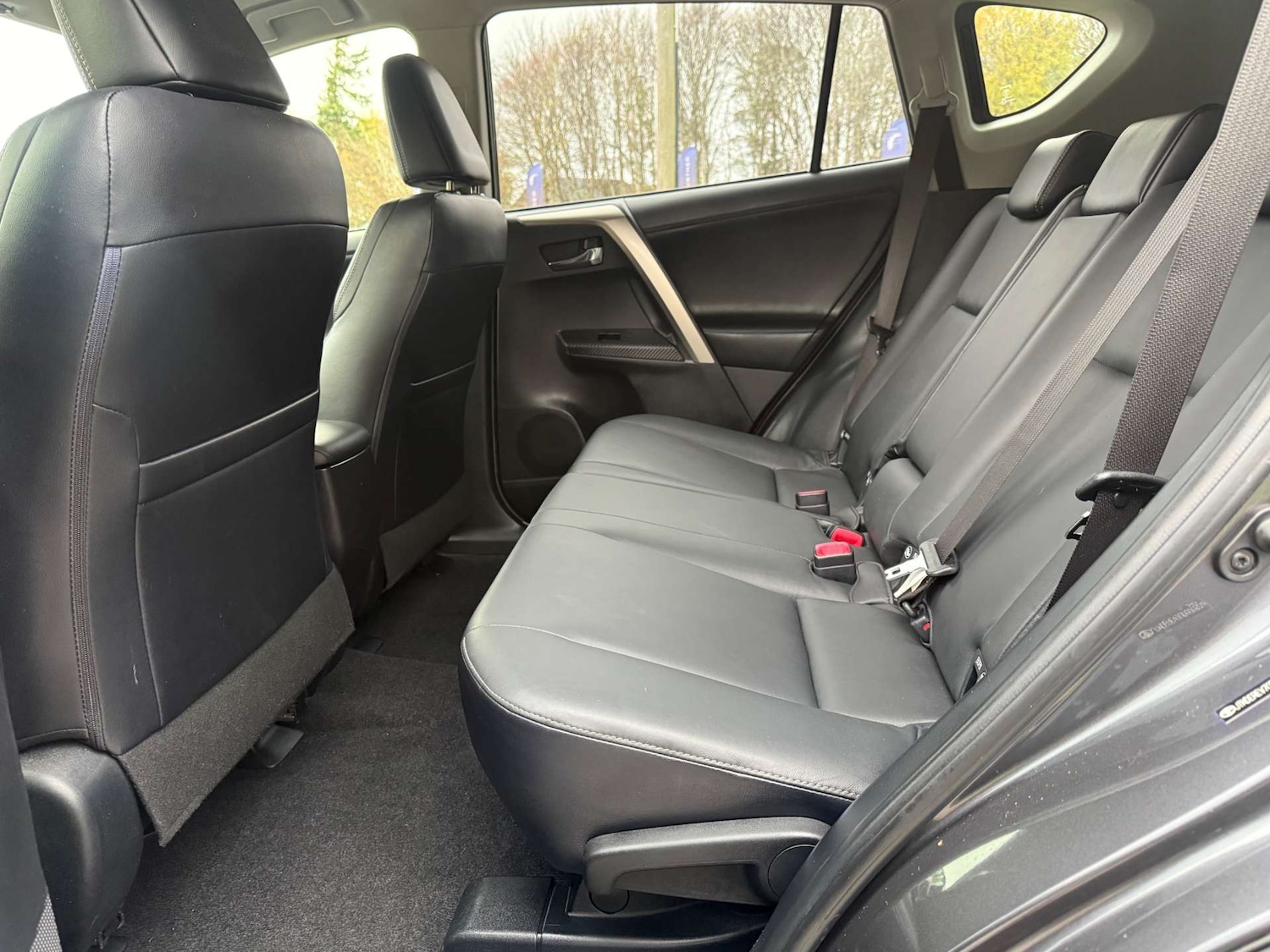 Used Toyota RAV4 2015 for sale - 76685300: Photo 20