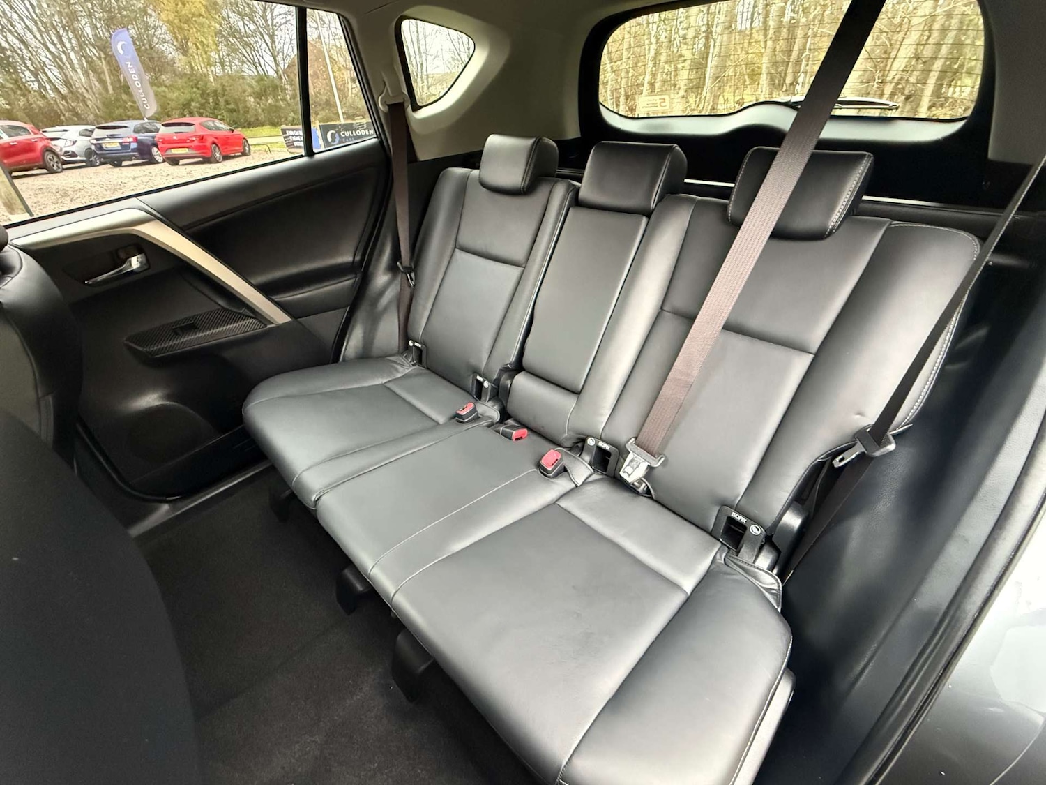 Used Toyota RAV4 2015 for sale - 76685300: Photo 21