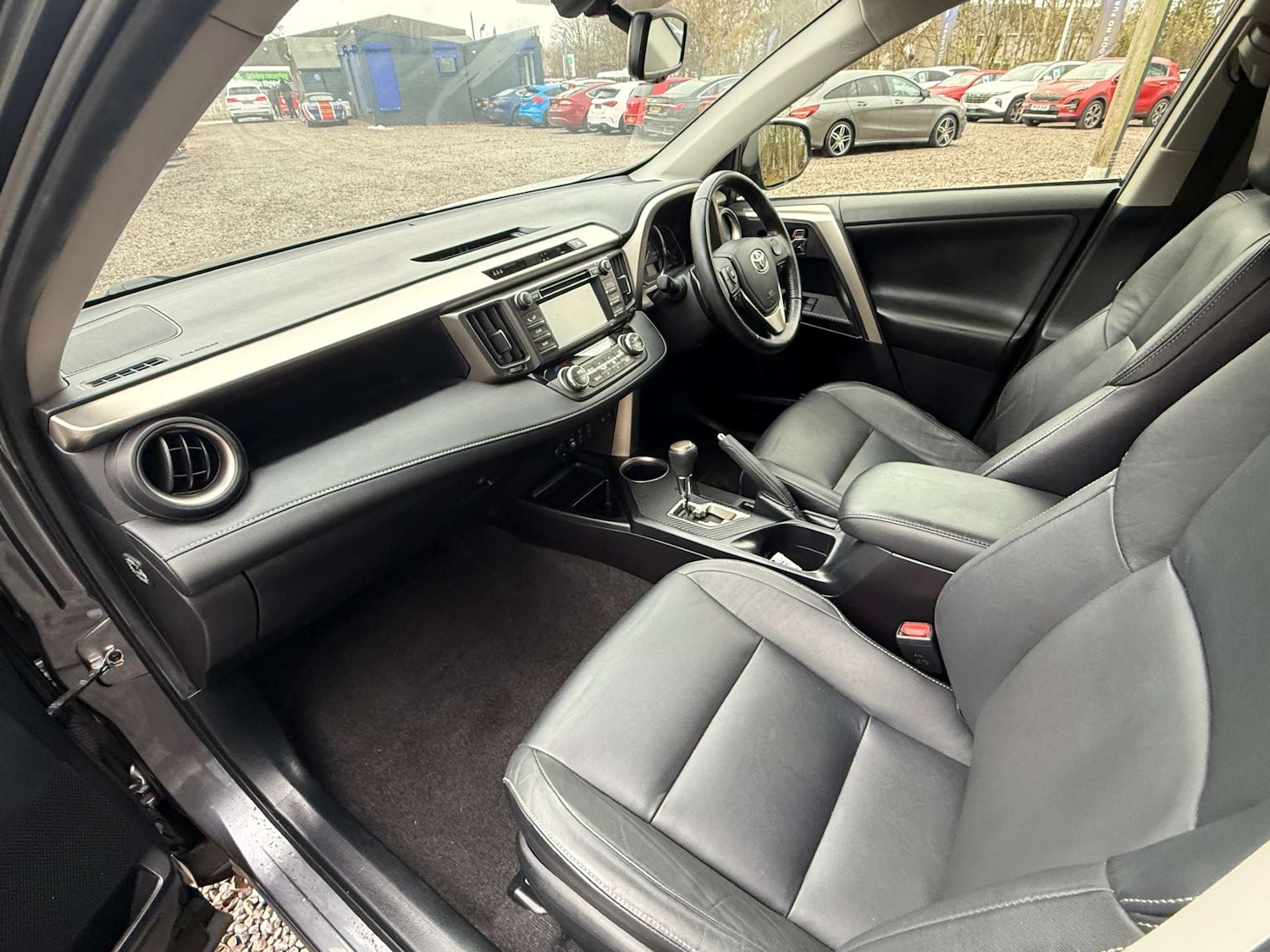 Used Toyota RAV4 2015 for sale - 76685300: Photo 23