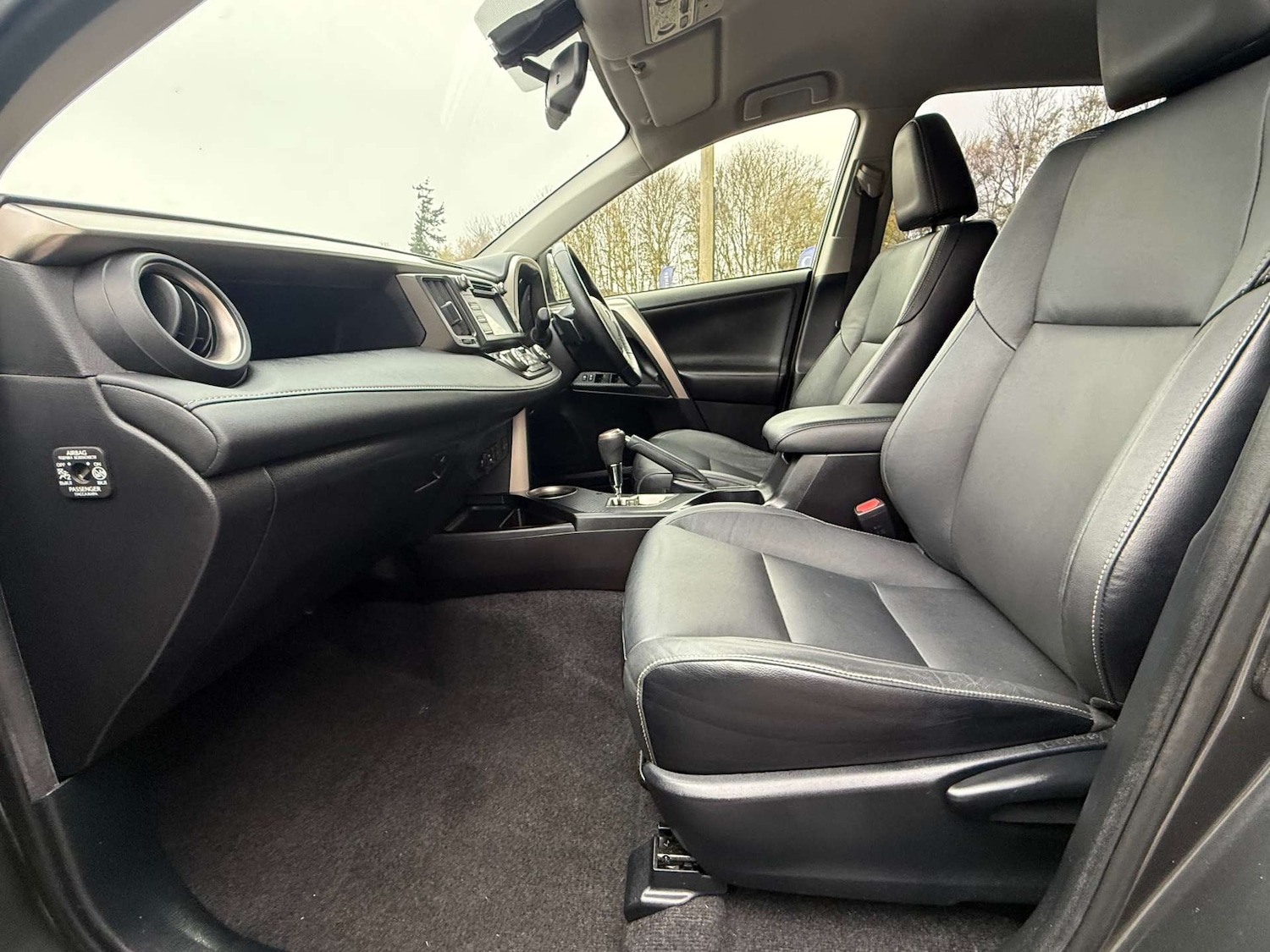 Used Toyota RAV4 2015 for sale - 76685300: Photo 24