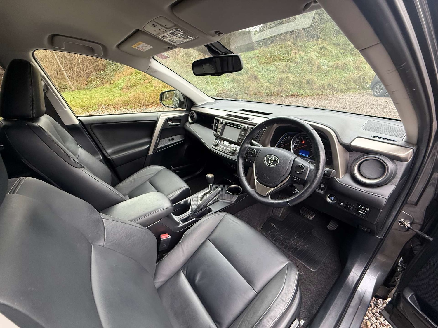 Used Toyota RAV4 2015 for sale - 76685300: Photo 27