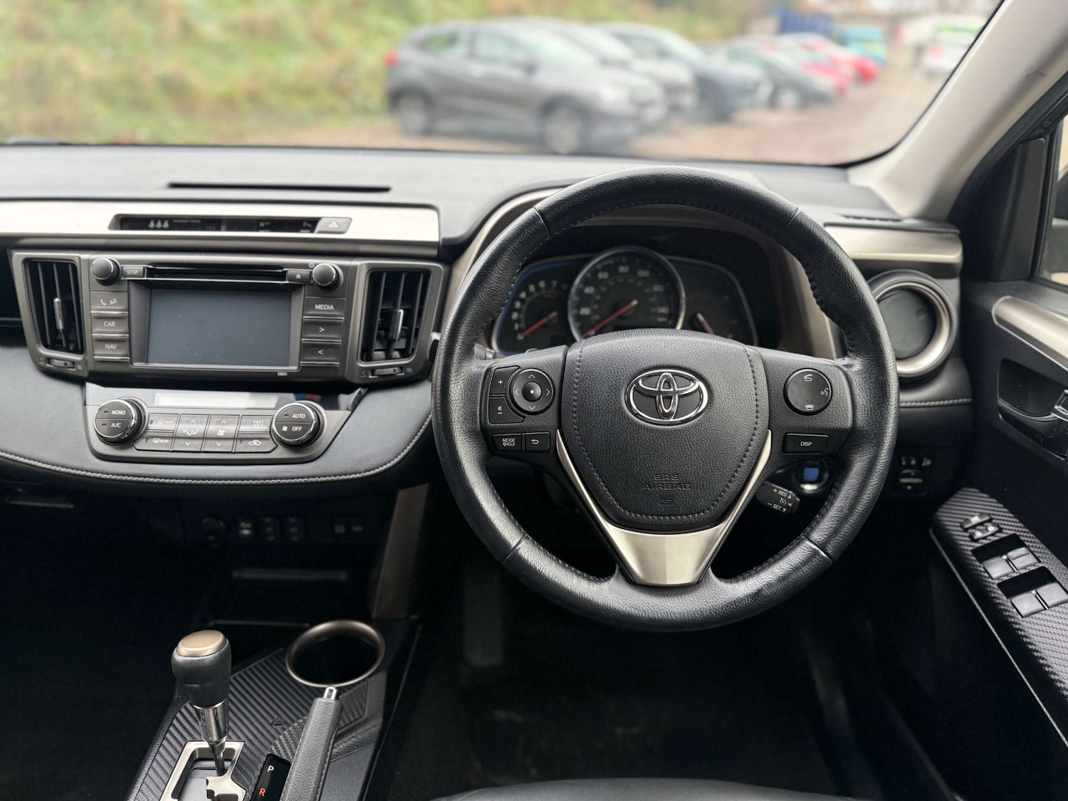 Used Toyota RAV4 2015 for sale - 76685300: Photo 31