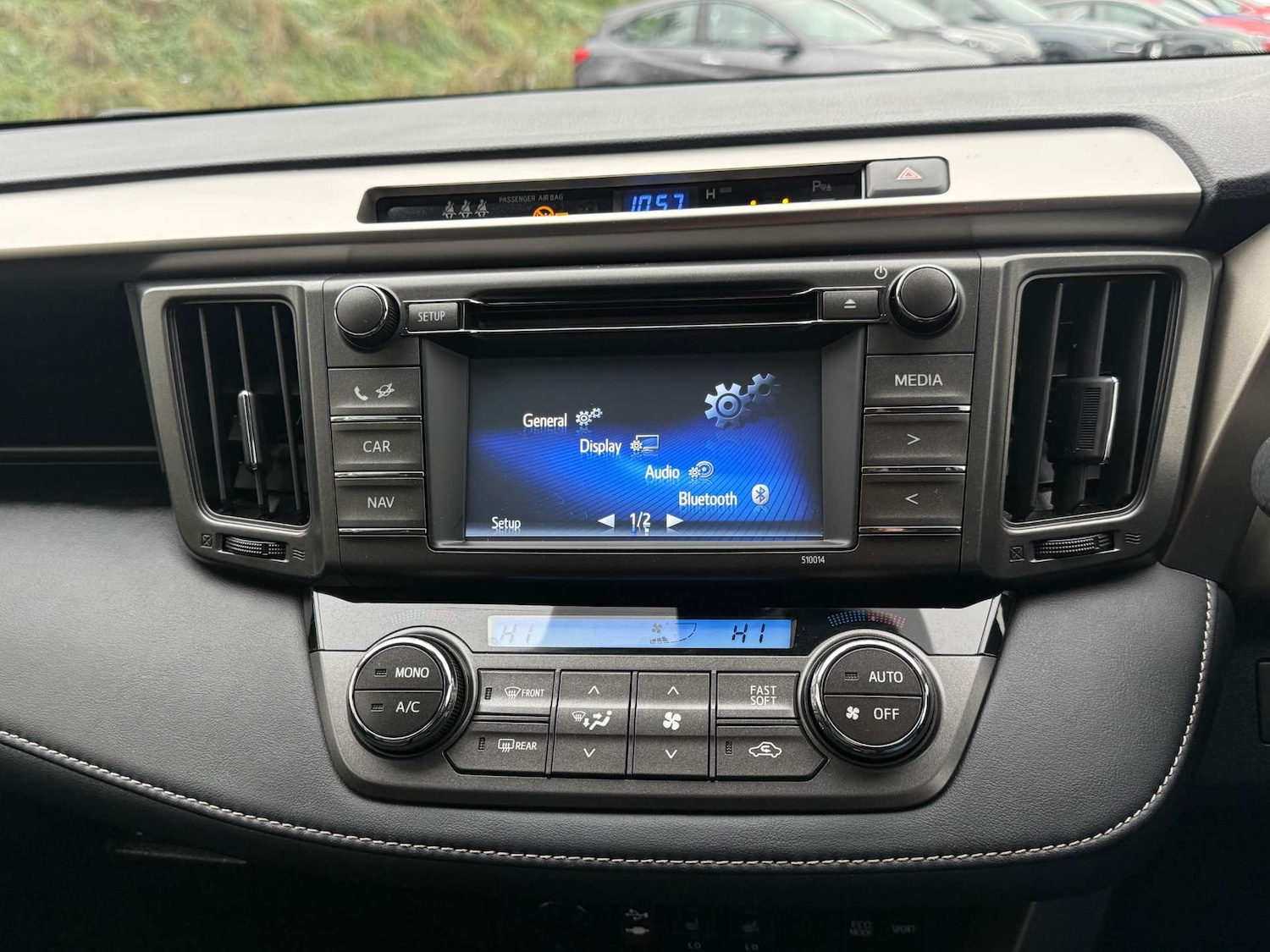 Used Toyota RAV4 2015 for sale - 76685300: Photo 41