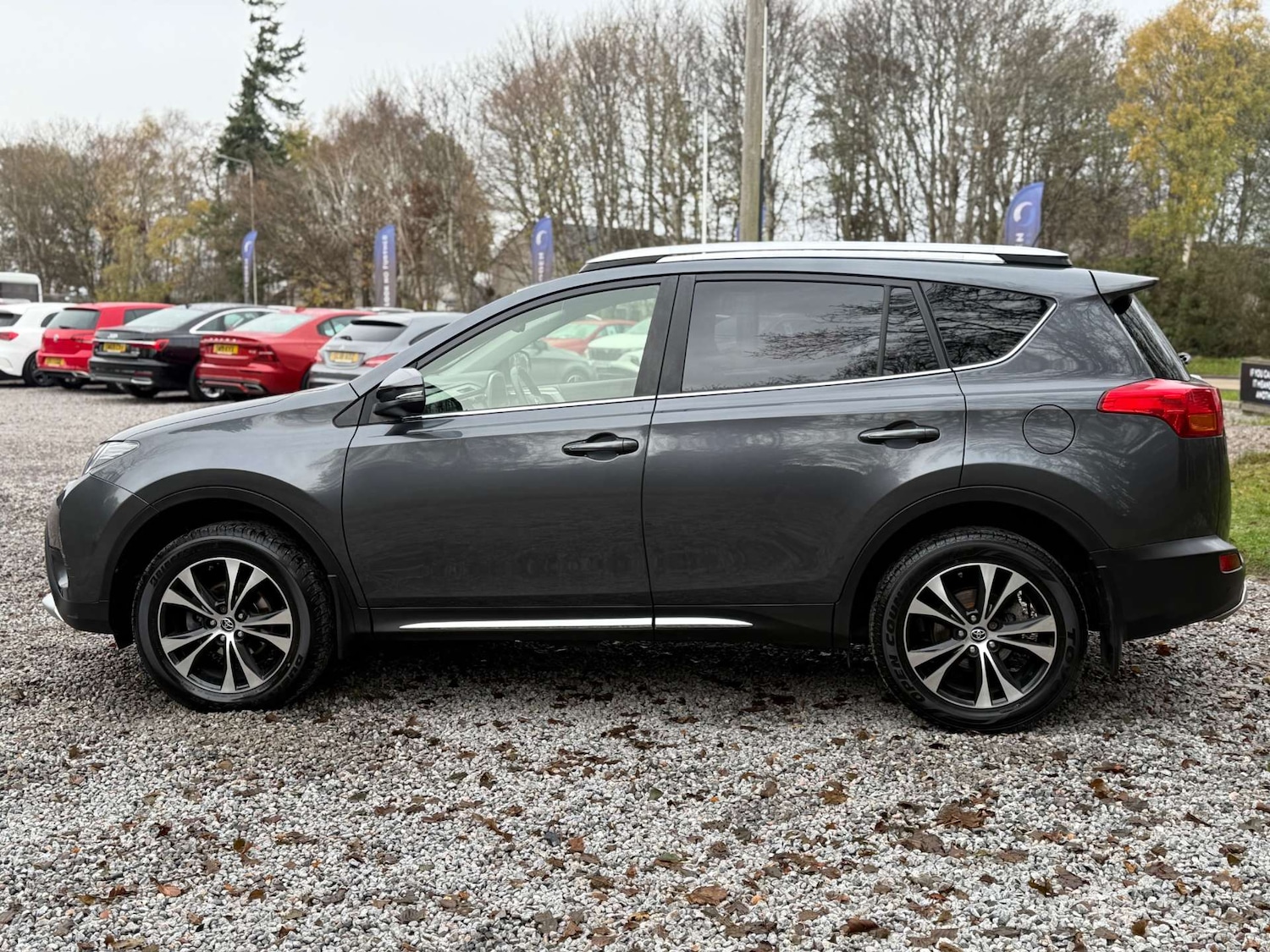 Used Toyota RAV4 2015 for sale - 76685300: Photo 6