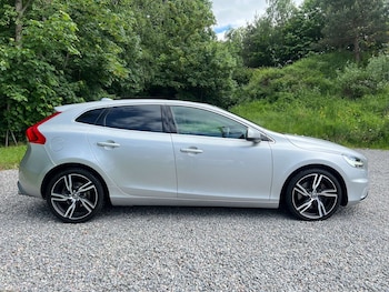 Used Volvo V40 2019 for sale - 78819510: Photo