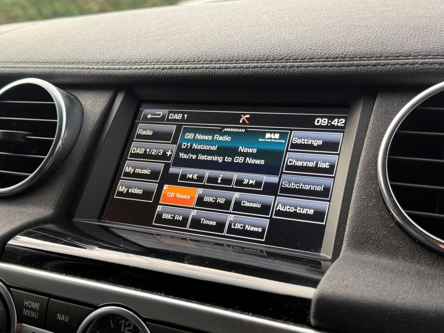 Used Land Rover Discovery 2014 for sale - 76719519: Photo 15