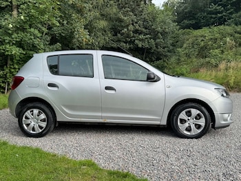 Used Dacia Sandero 2016 for sale - 79470735: Photo