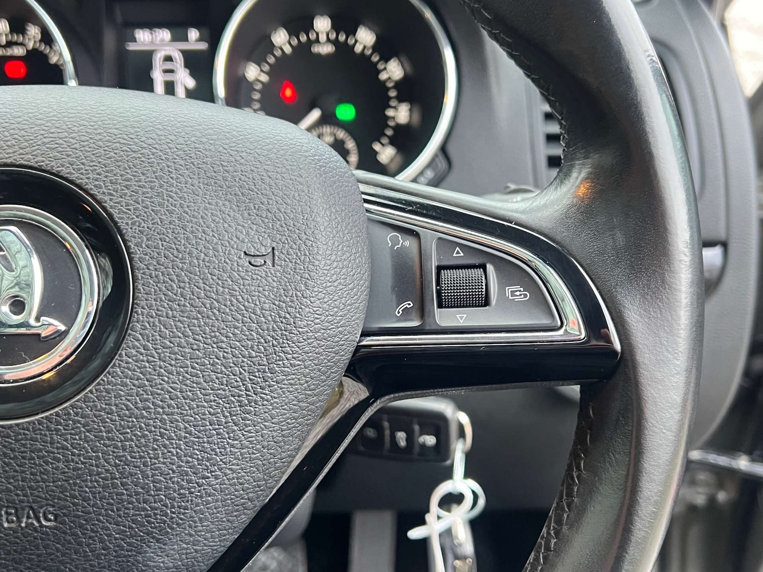 Used Skoda Yeti 2015 for sale - 77822620: Photo 24