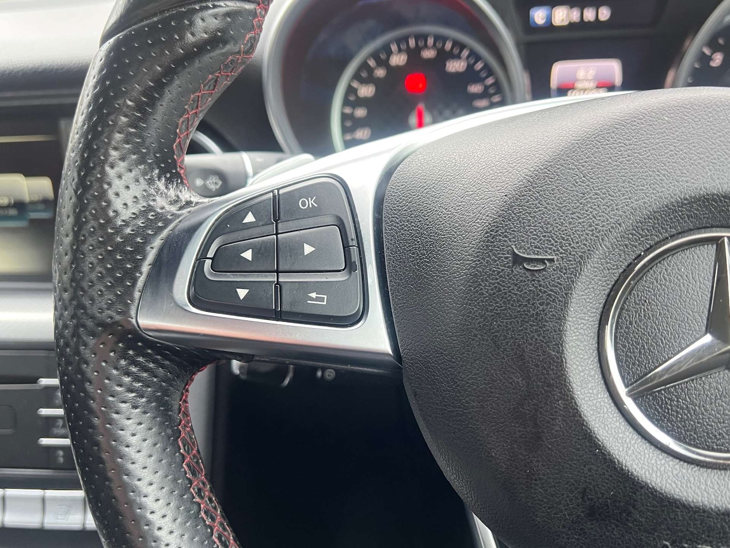 Used Mercedes-Benz SLC 2016 for sale - 77413347: Photo 32