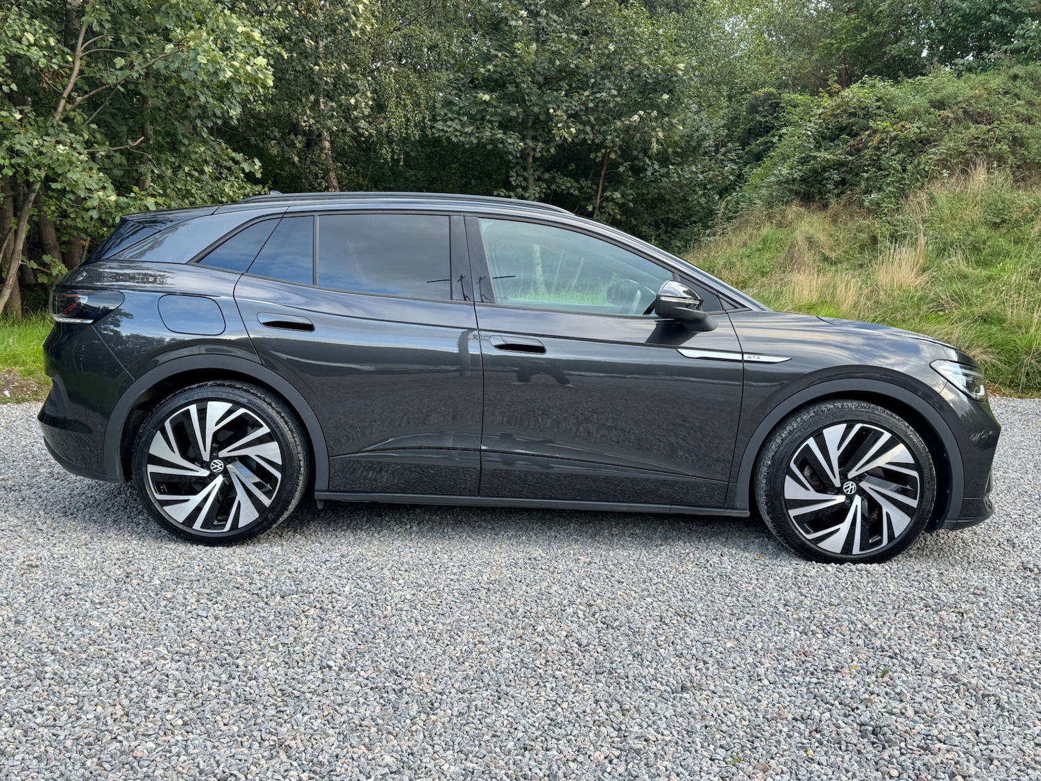 Used Volkswagen ID.4 2022 for sale - 76685269: Photo 2