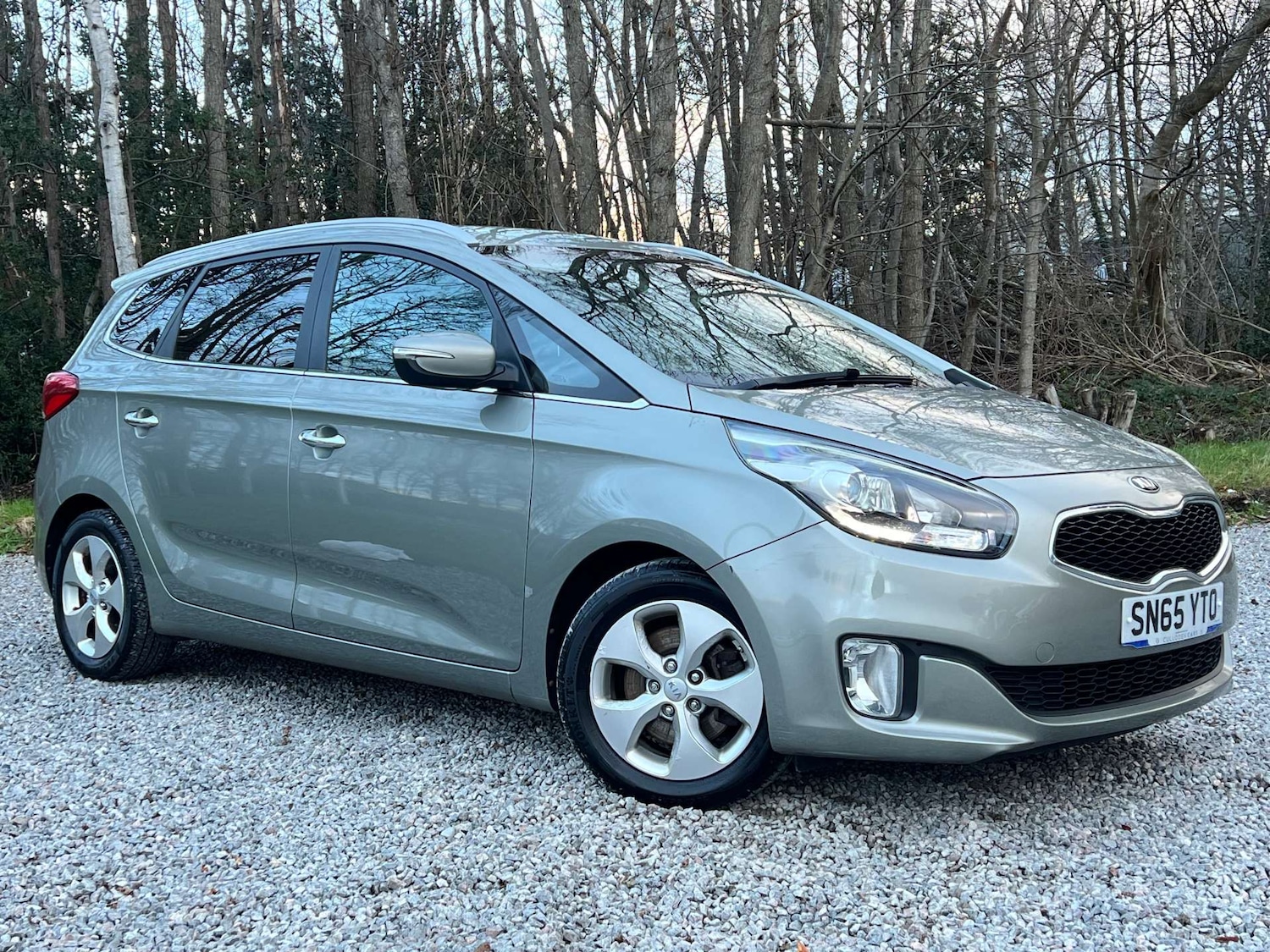Used Kia Carens 2015 for sale - 76941890: Photo 1