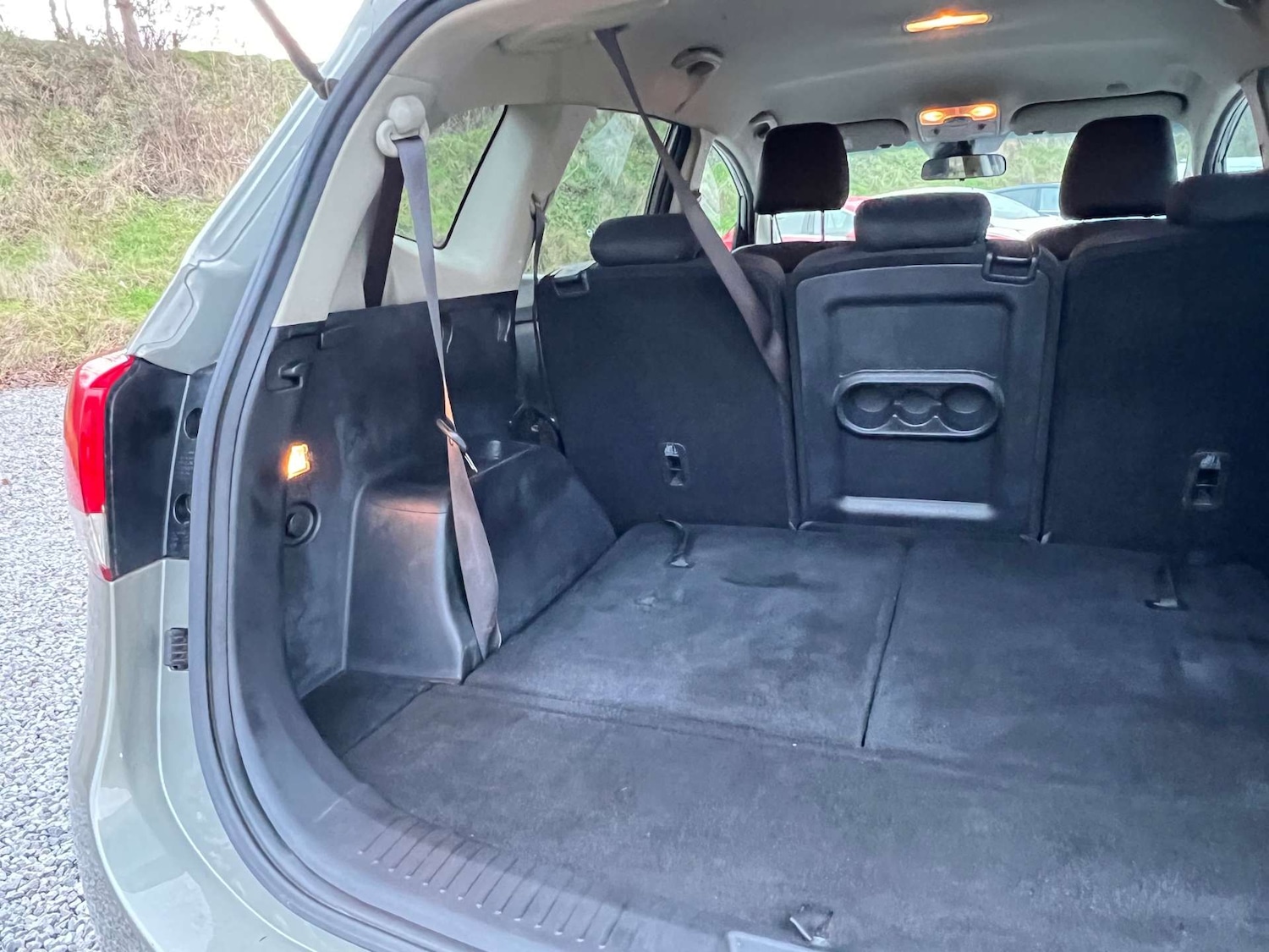 Used Kia Carens 2015 for sale - 76941890: Photo 12