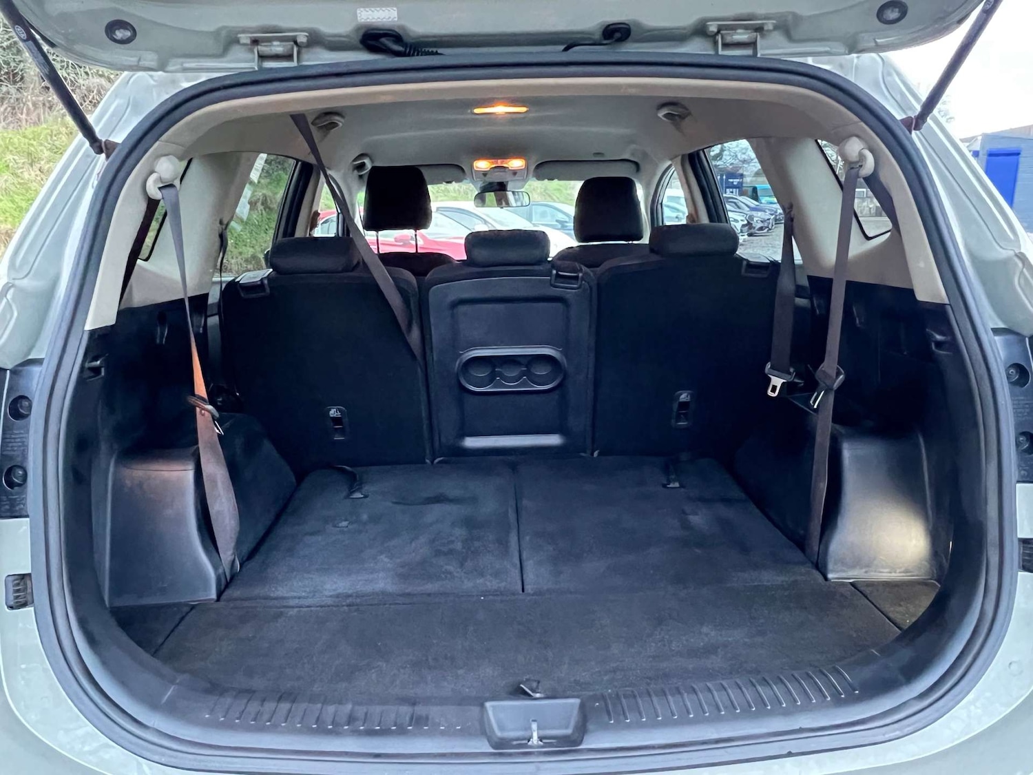 Used Kia Carens 2015 for sale - 76941890: Photo 14