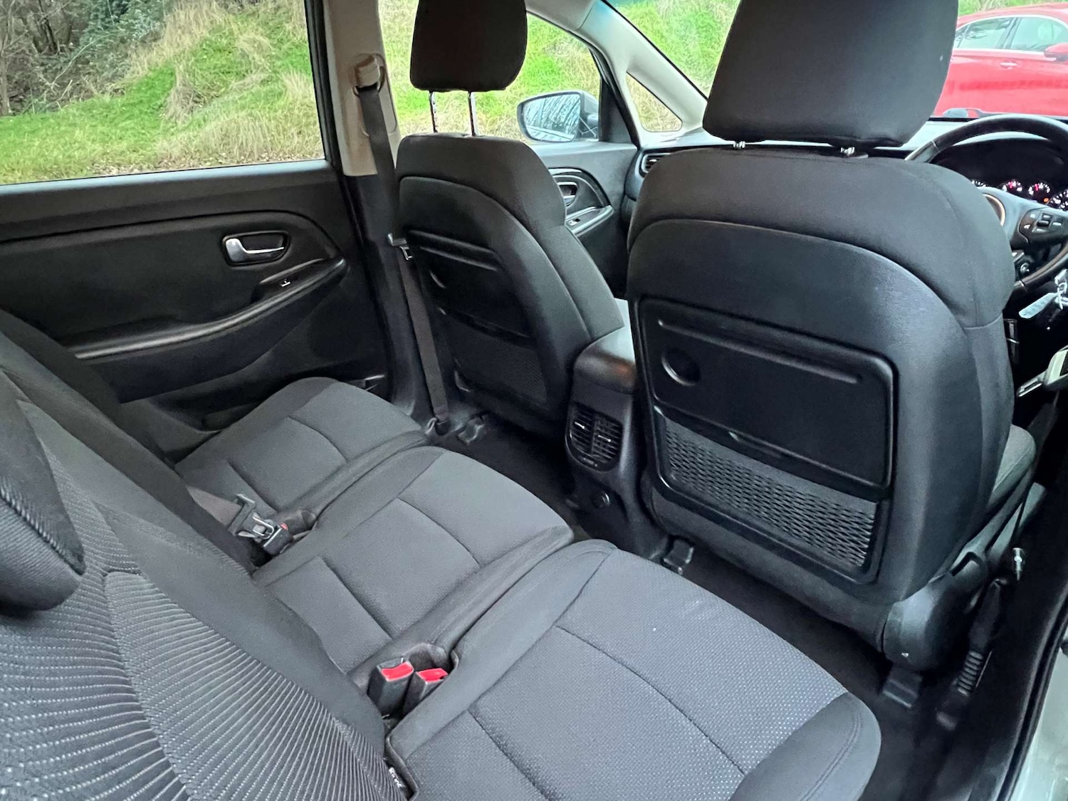 Used Kia Carens 2015 for sale - 76941890: Photo 15