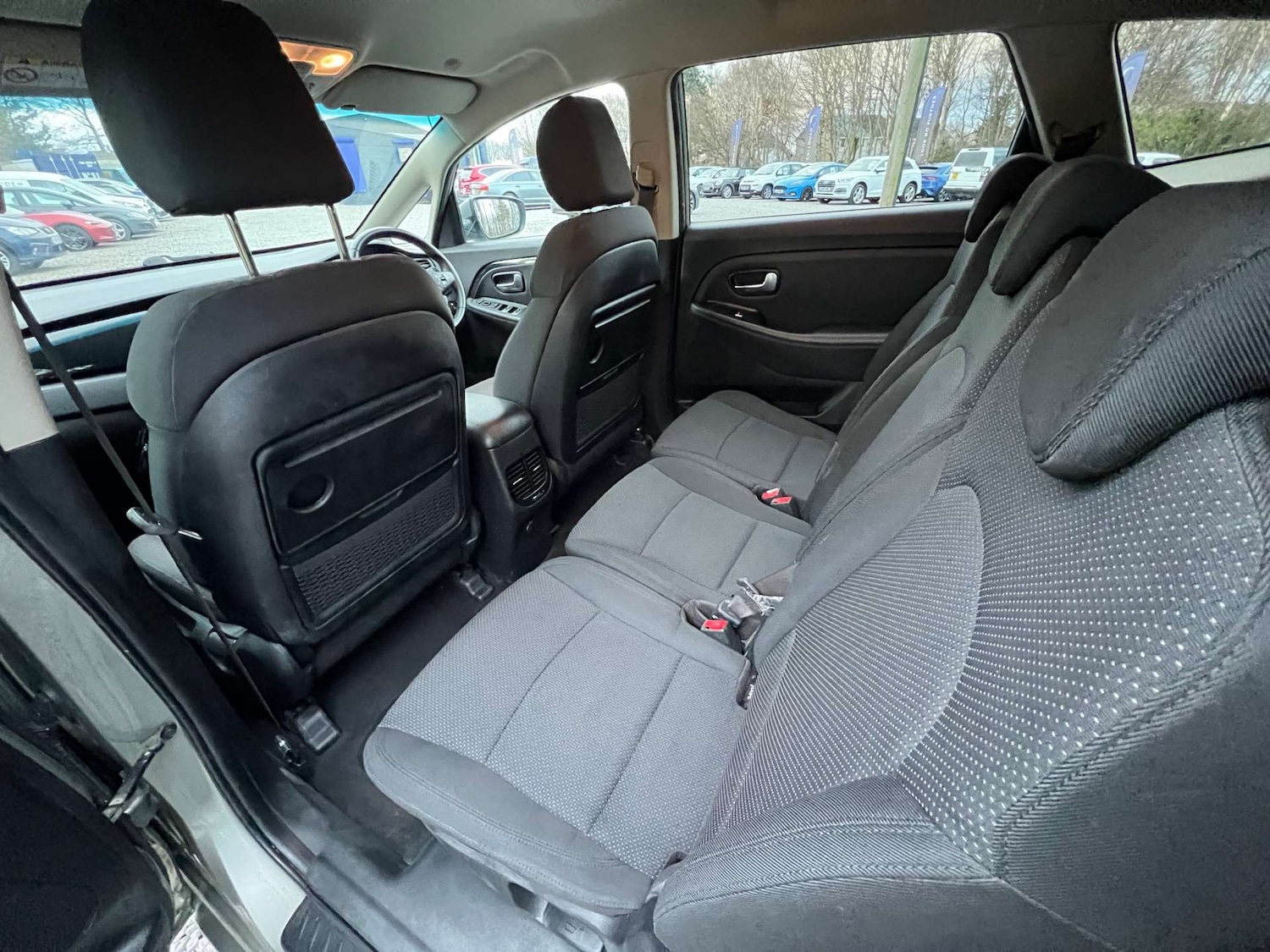 Used Kia Carens 2015 for sale - 76941890: Photo 18