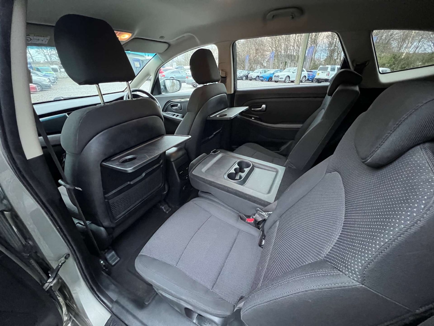 Used Kia Carens 2015 for sale - 76941890: Photo 21