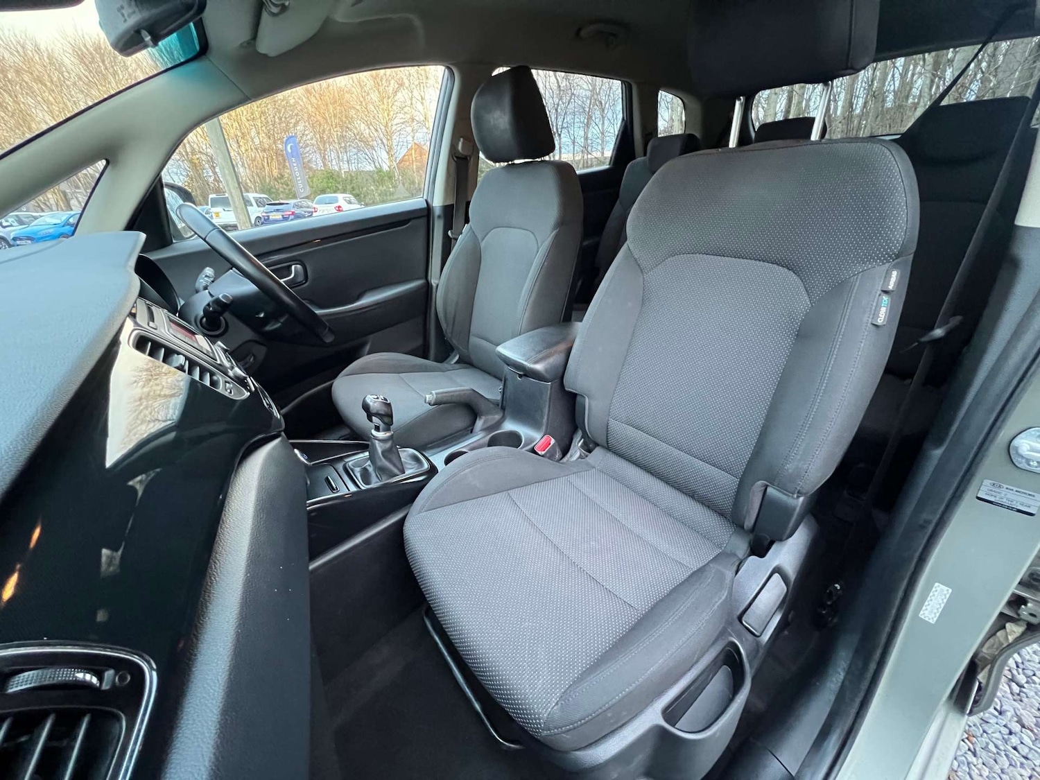 Used Kia Carens 2015 for sale - 76941890: Photo 24