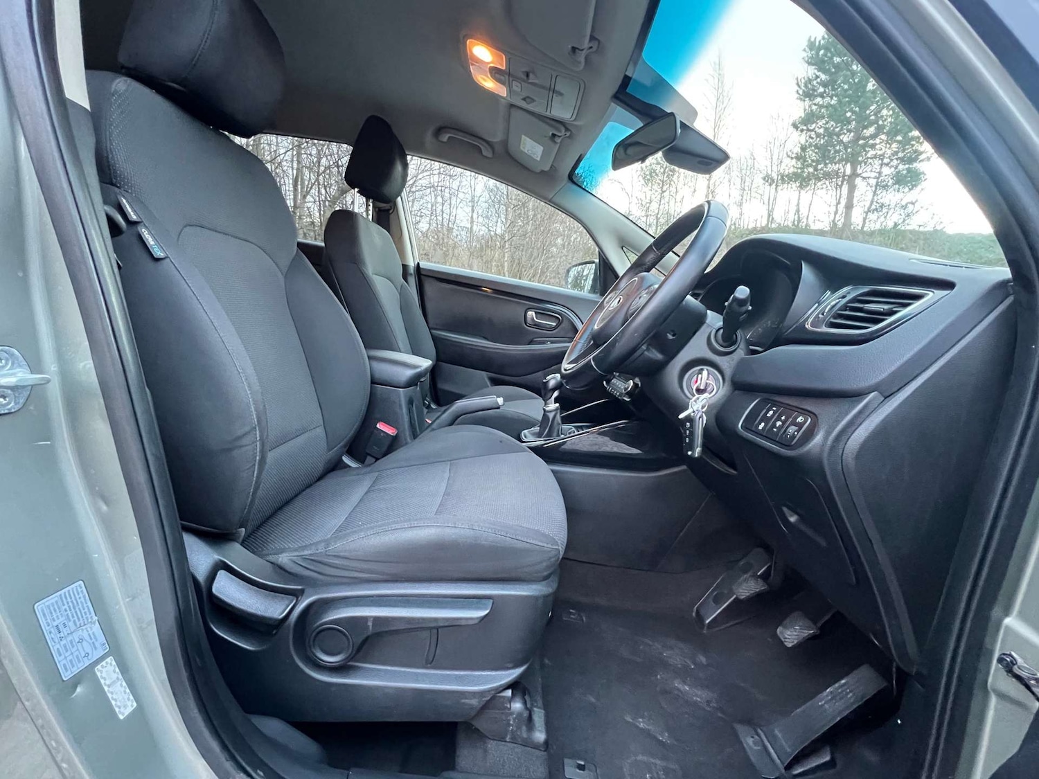 Used Kia Carens 2015 for sale - 76941890: Photo 27