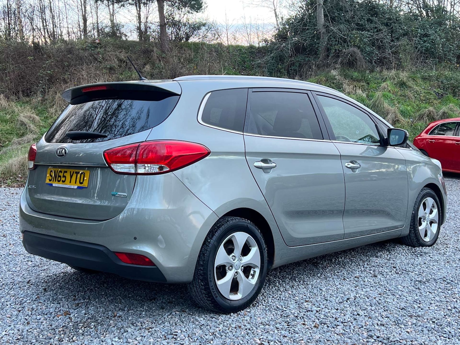 Used Kia Carens 2015 for sale - 76941890: Photo 3