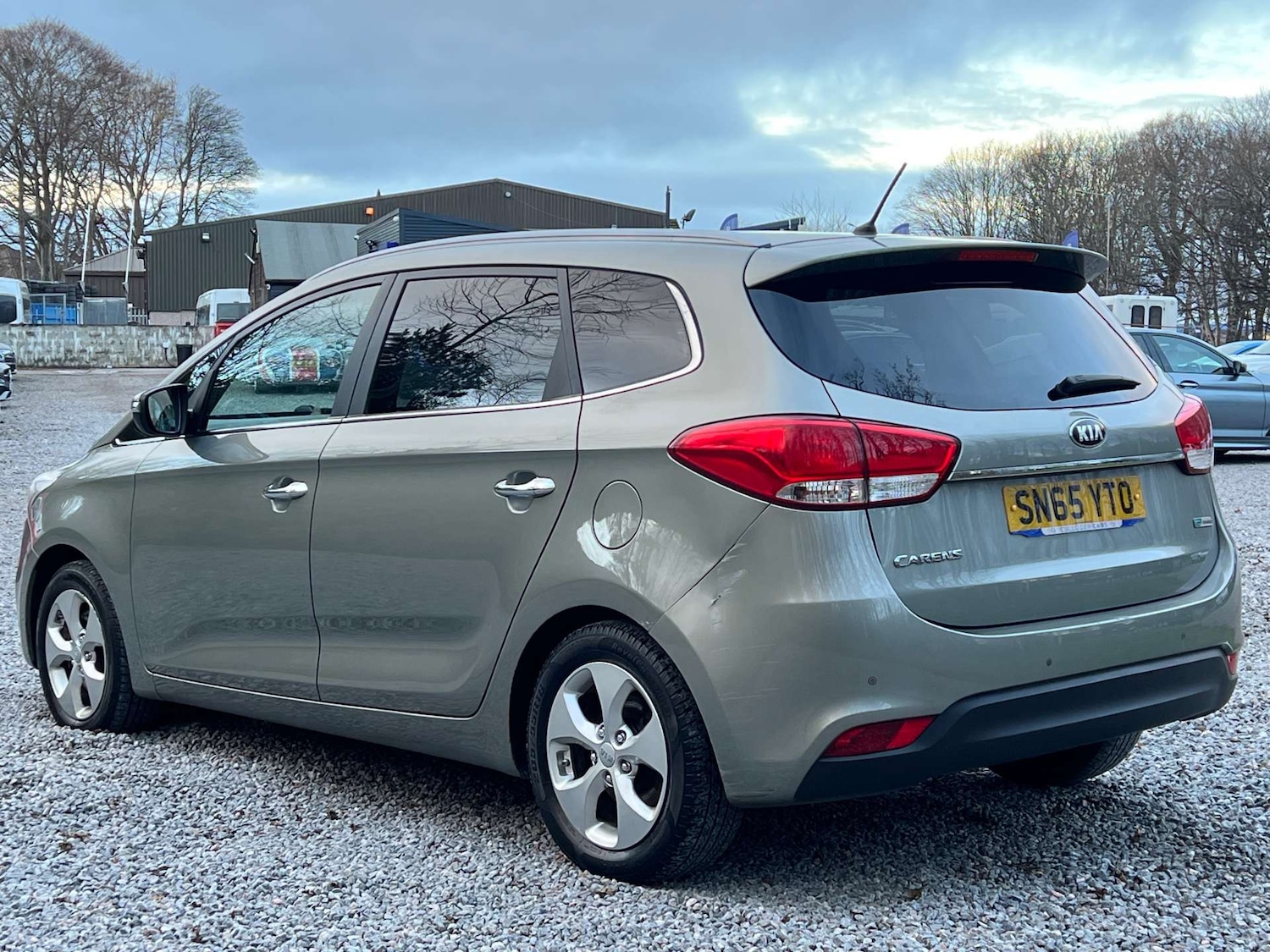 Used Kia Carens 2015 for sale - 76941890: Photo 5