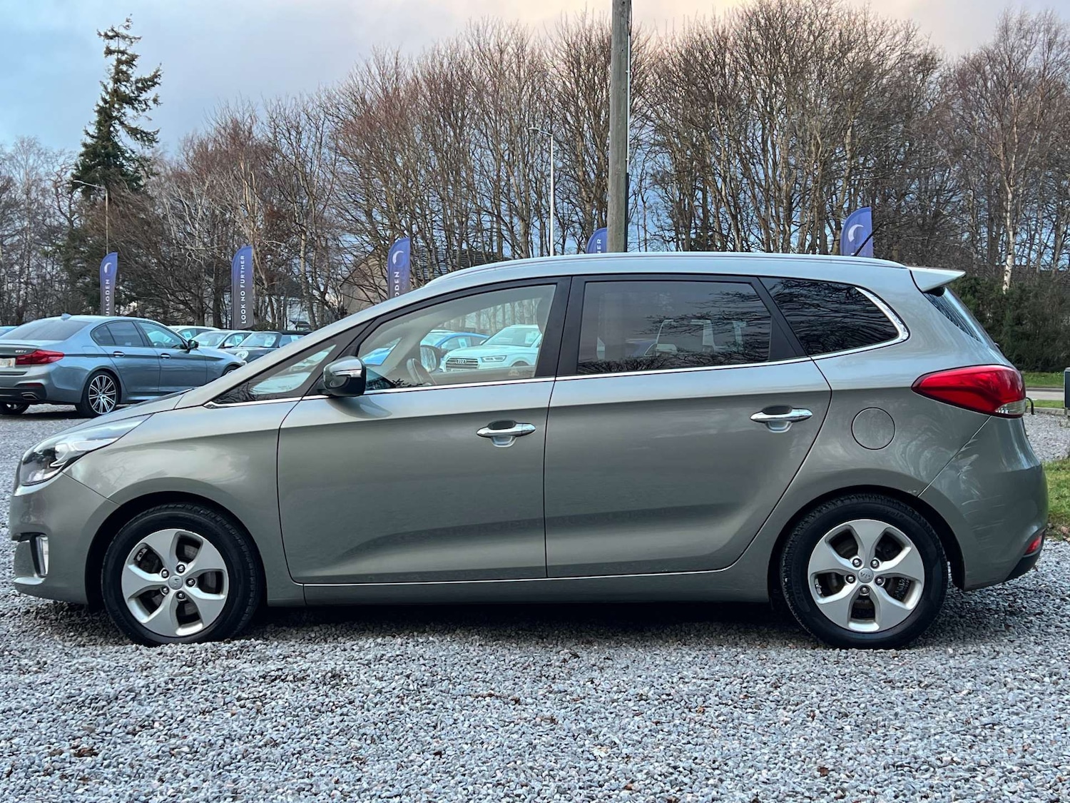 Used Kia Carens 2015 for sale - 76941890: Photo 6