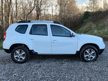 Used Dacia Duster 2017 for sale - 76744018: Photo