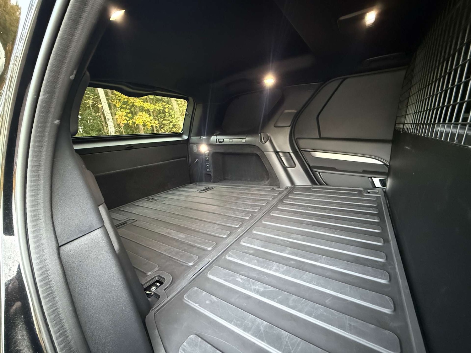 Used Land Rover Discovery 2025 for sale - 76685288: Photo 14