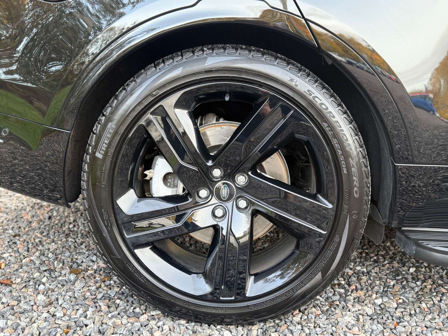 Used Land Rover Discovery 2025 for sale - 76685288: Photo 17