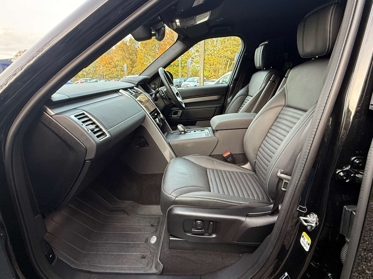 Used Land Rover Discovery 2025 for sale - 76685288: Photo 29