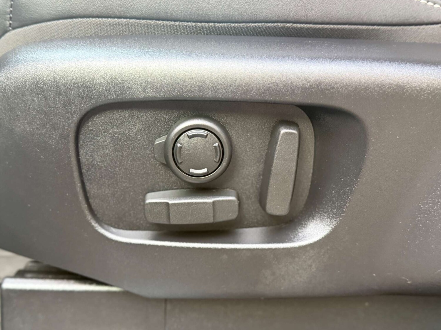 Used Land Rover Discovery 2025 for sale - 76685288: Photo 31