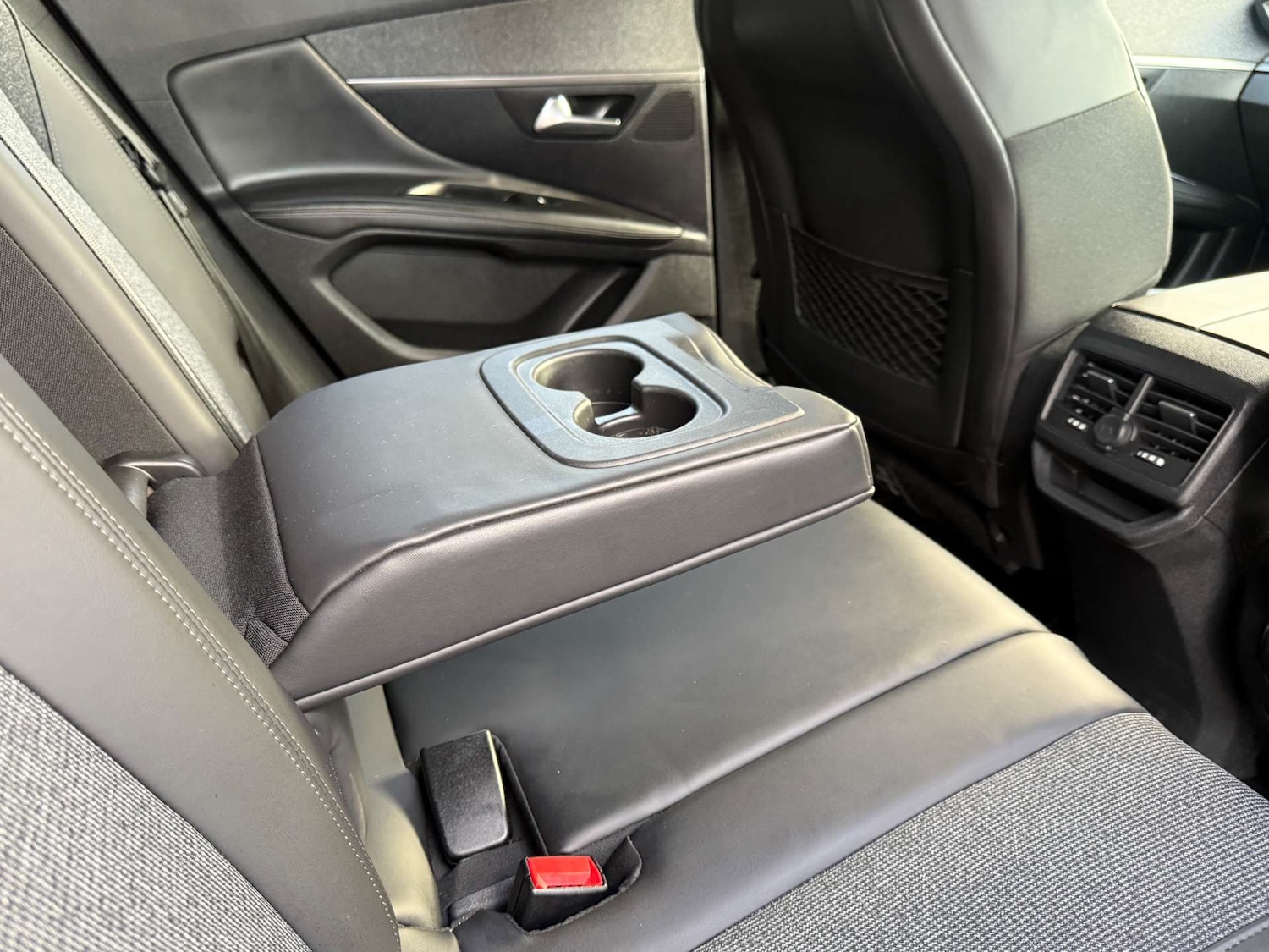 Used Peugeot 3008 2018 for sale - 76685298: Photo 19