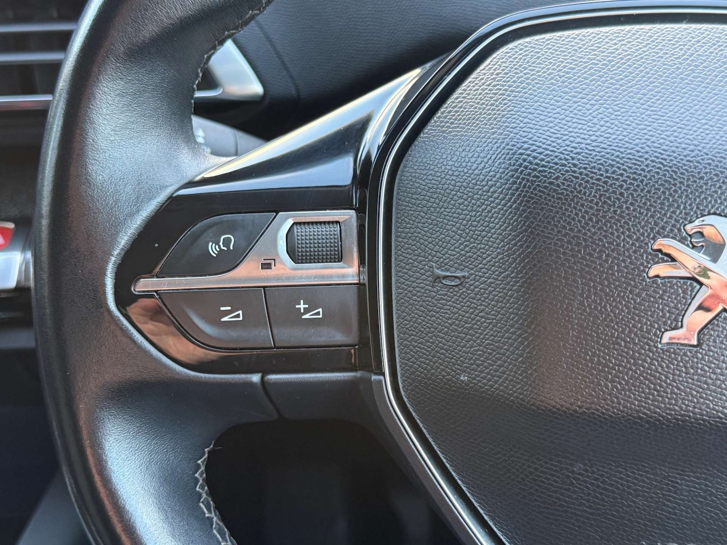 Used Peugeot 3008 2018 for sale - 76685298: Photo 43