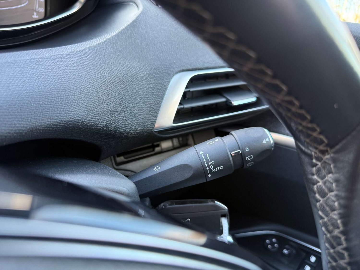 Used Peugeot 3008 2018 for sale - 76685298: Photo 46