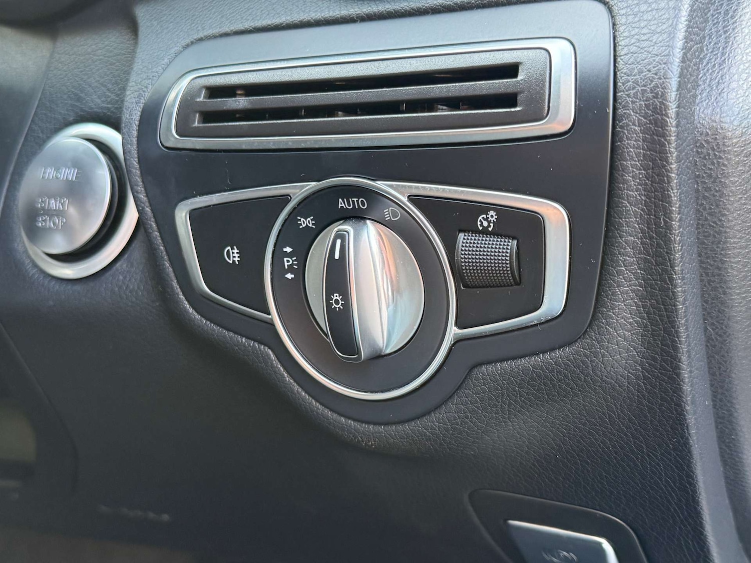 Used Mercedes-Benz C Class 2018 for sale - 76685272: Photo 10