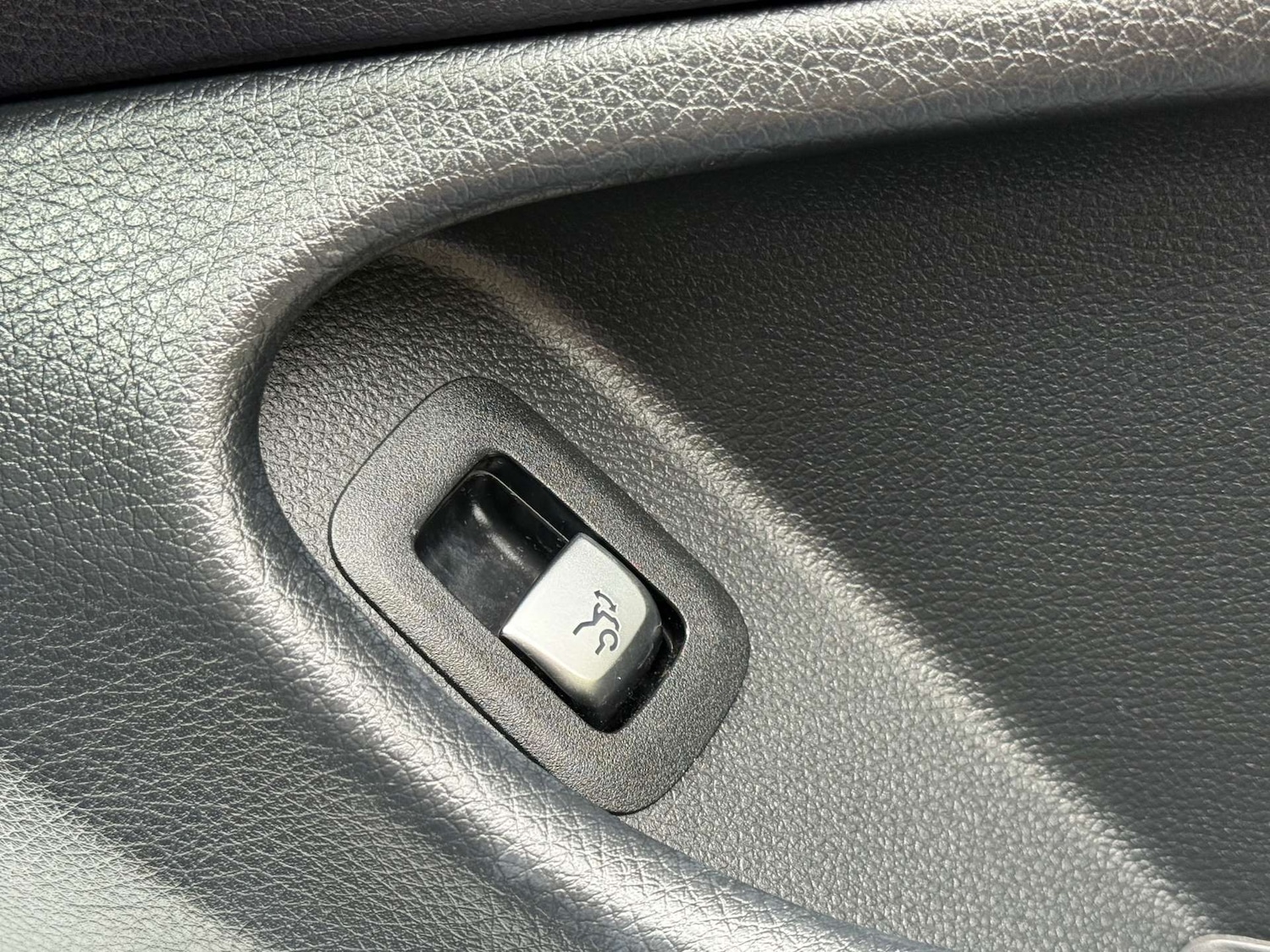 Used Mercedes-Benz C Class 2018 for sale - 76685272: Photo 29