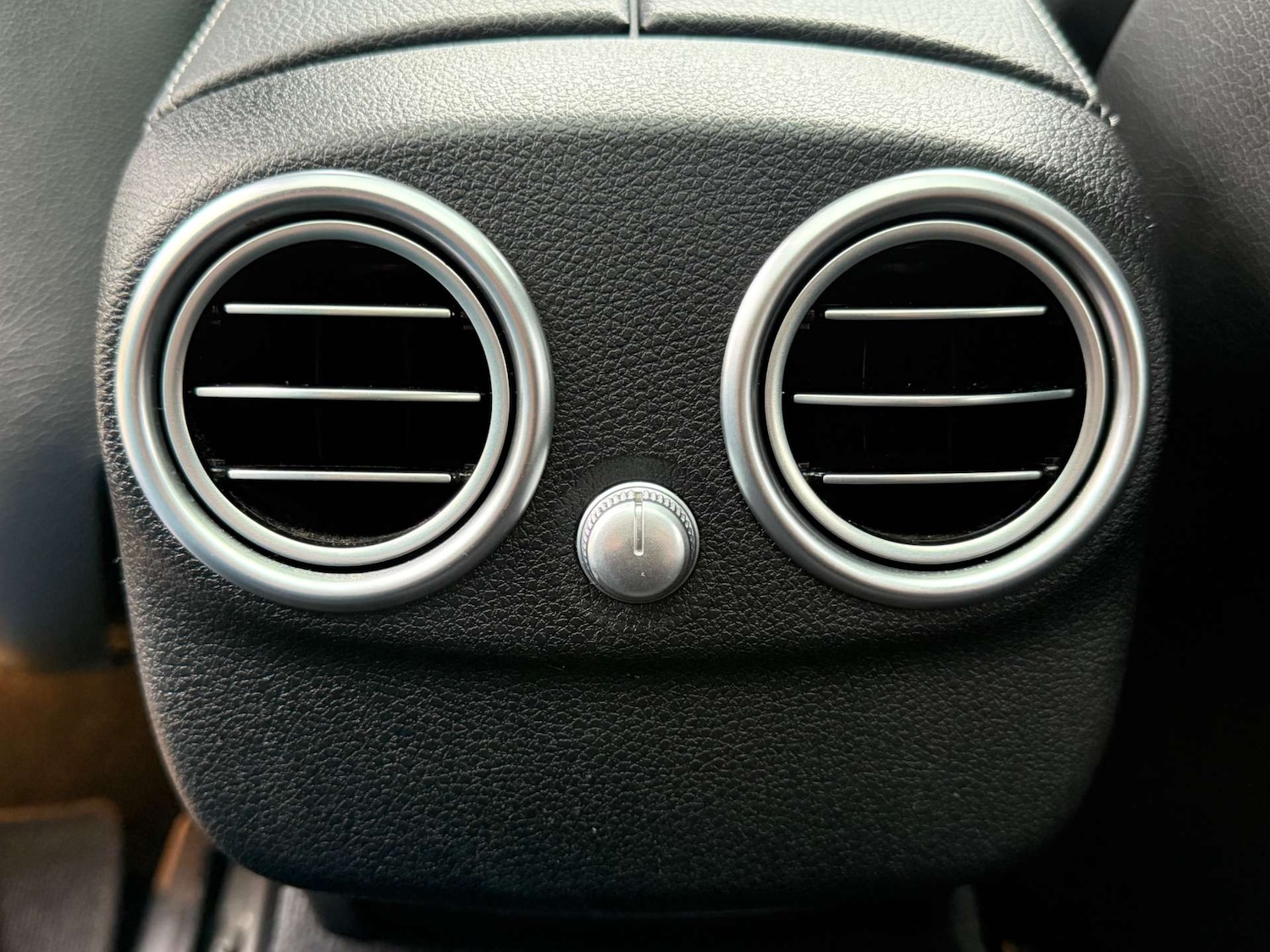 Used Mercedes-Benz C Class 2018 for sale - 76685272: Photo 40