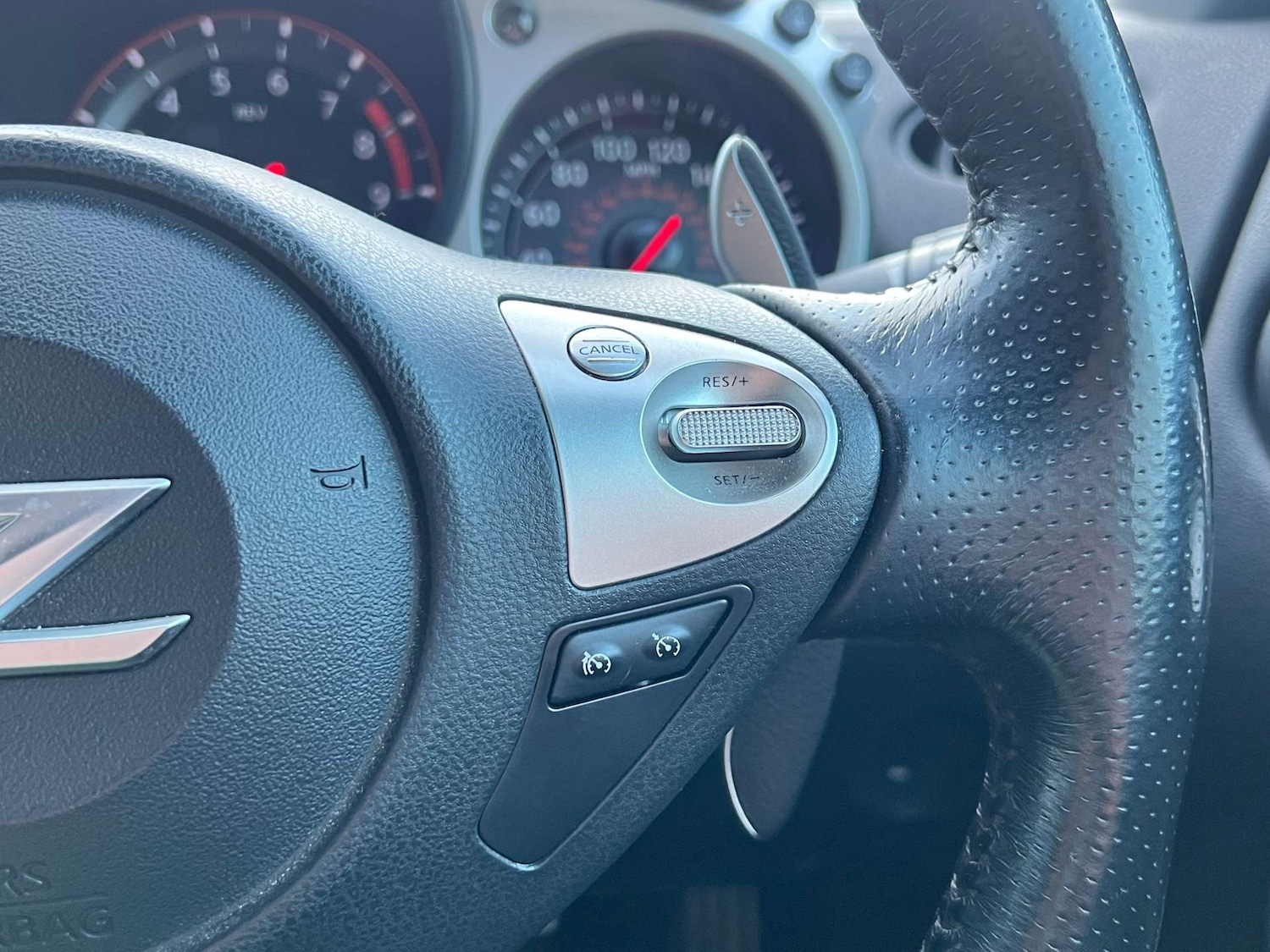 Used Nissan 370 Z 2012 for sale - 77353595: Photo 18