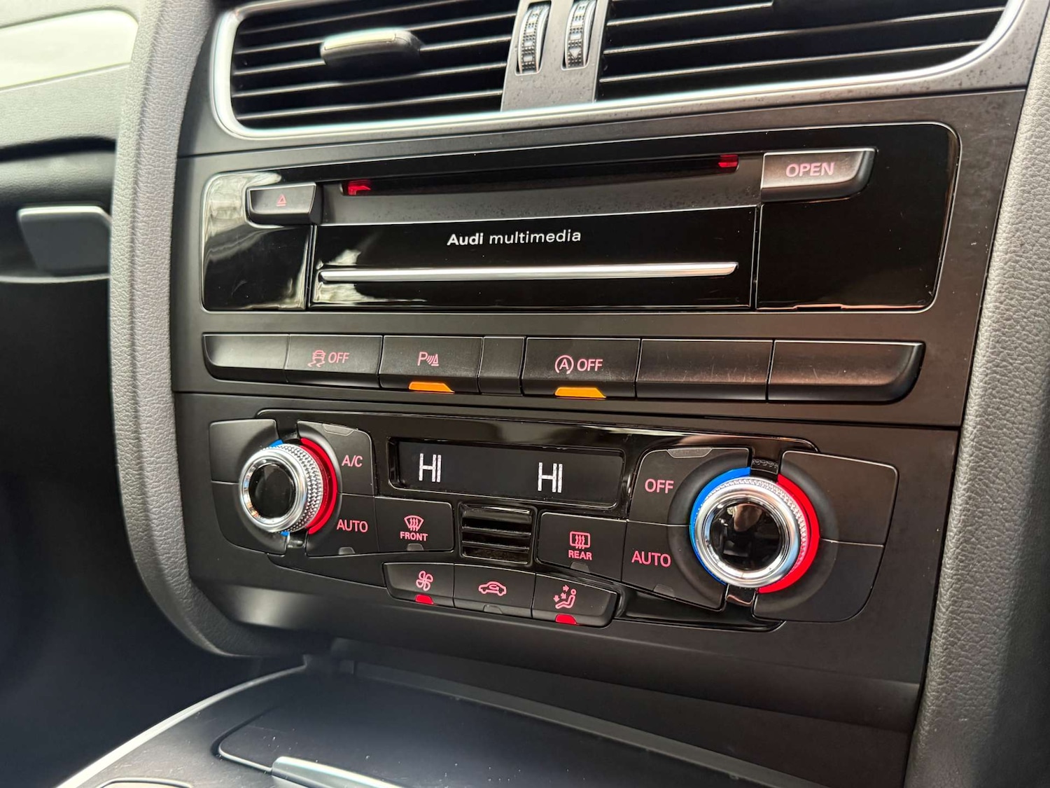 Used Audi A4 2014 for sale - 77026731: Photo 40