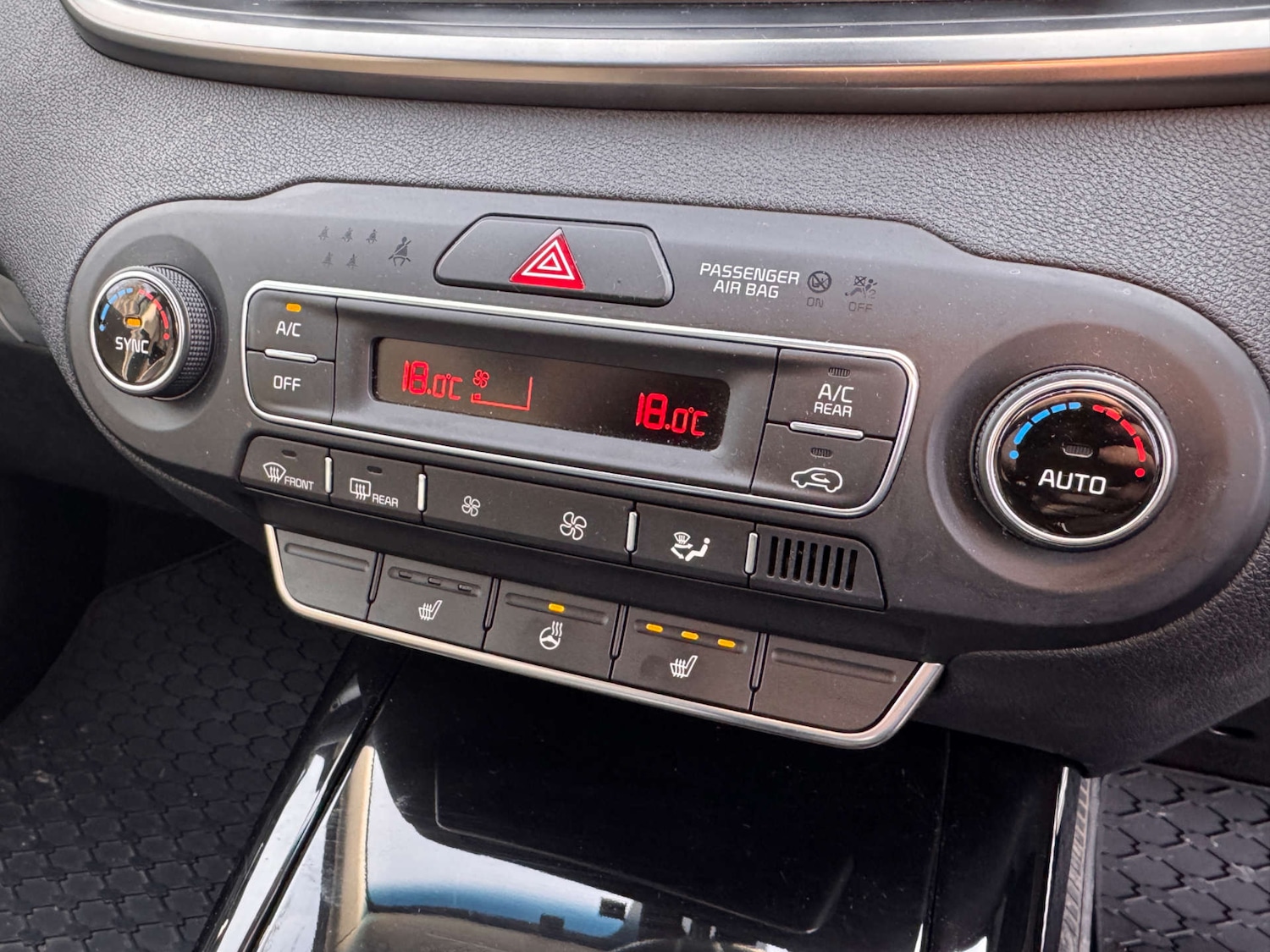 Used Kia Sorento 2018 for sale - 77836409: Photo 15