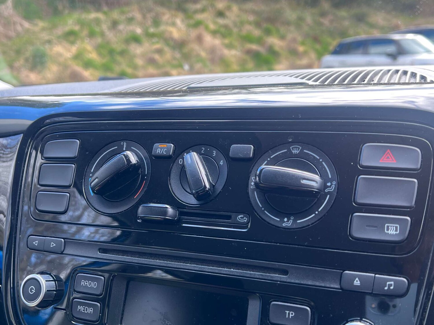 Used Volkswagen up! 2015 for sale - 78090333: Photo 21