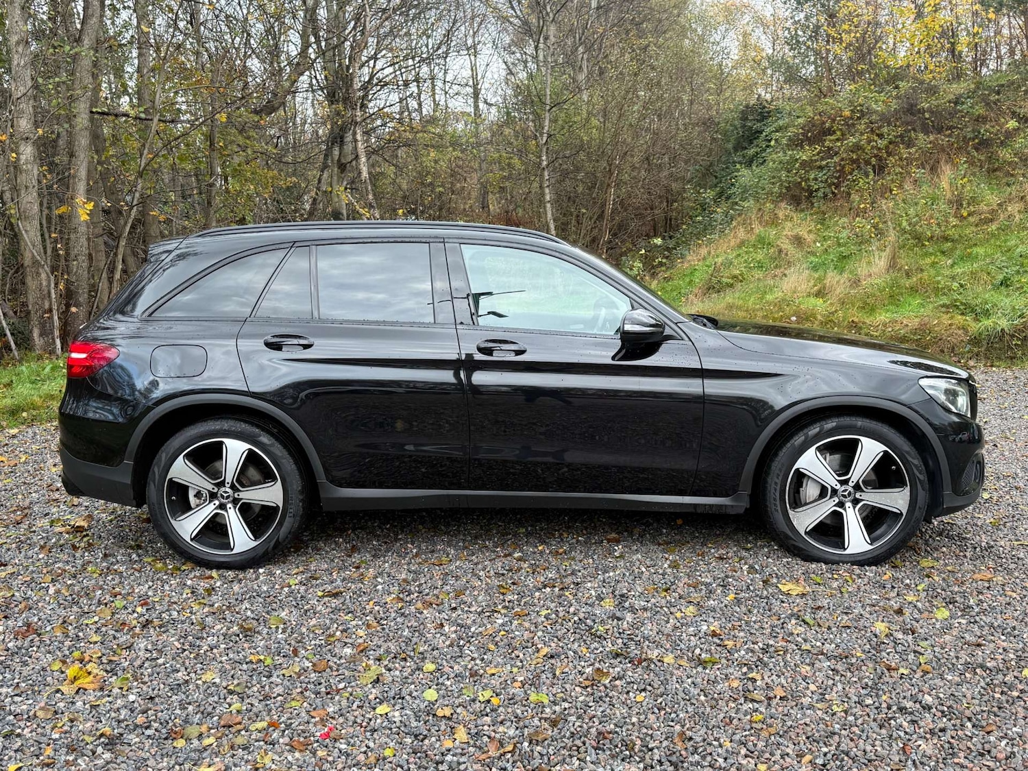 Used Mercedes-Benz GLC 2019 for sale - 76685299: Photo 2