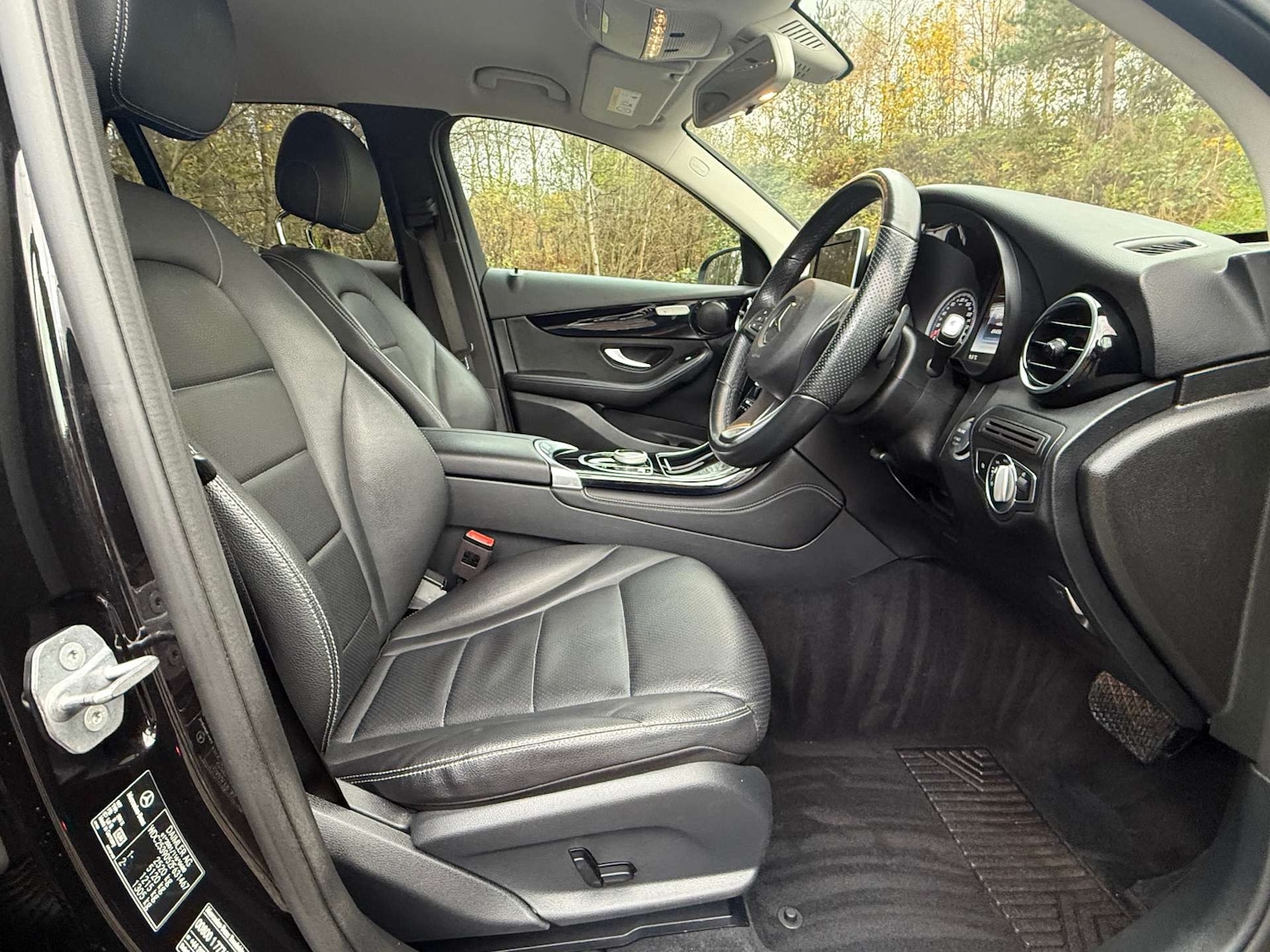 Used Mercedes-Benz GLC 2019 for sale - 76685299: Photo 30