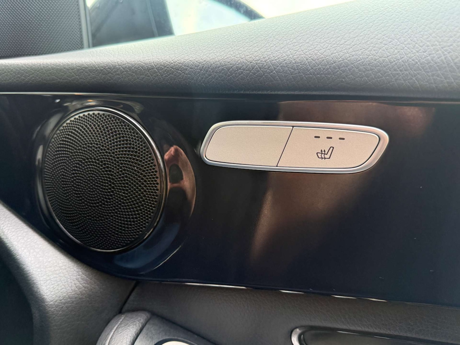 Used Mercedes-Benz GLC 2019 for sale - 76685299: Photo 34