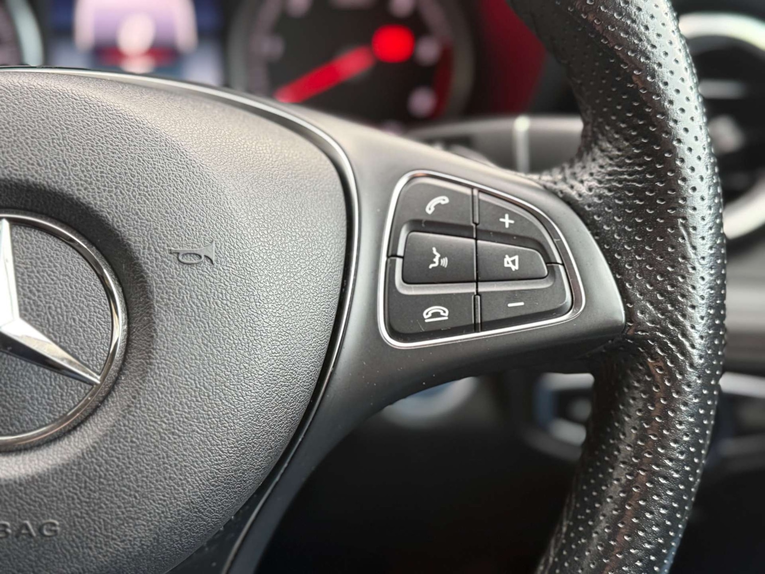 Used Mercedes-Benz GLC 2019 for sale - 76685299: Photo 47