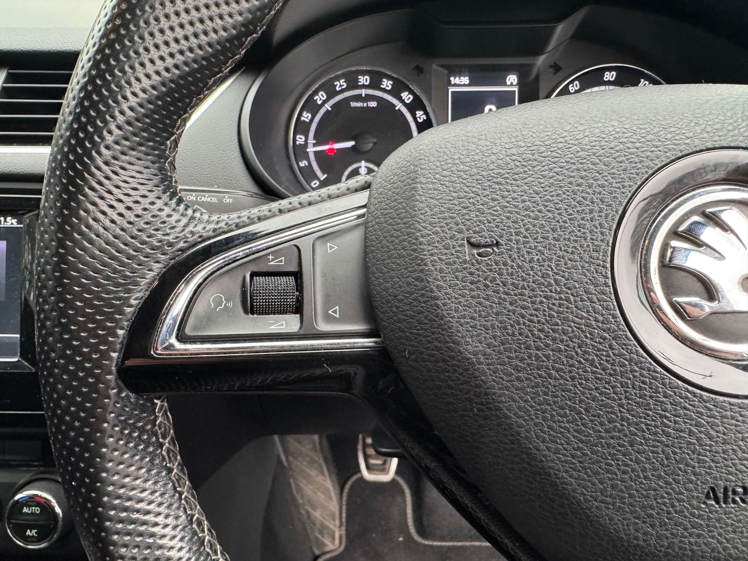 Used Skoda Octavia 2015 for sale - 77237216: Photo 16