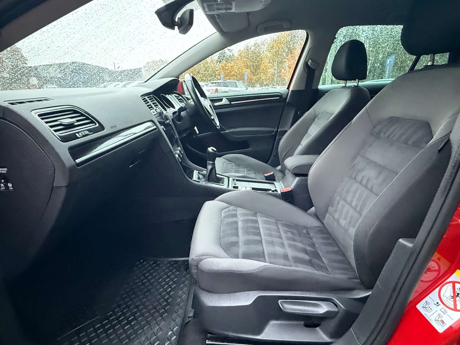 Used Volkswagen Golf 2017 for sale - 76685289: Photo 24