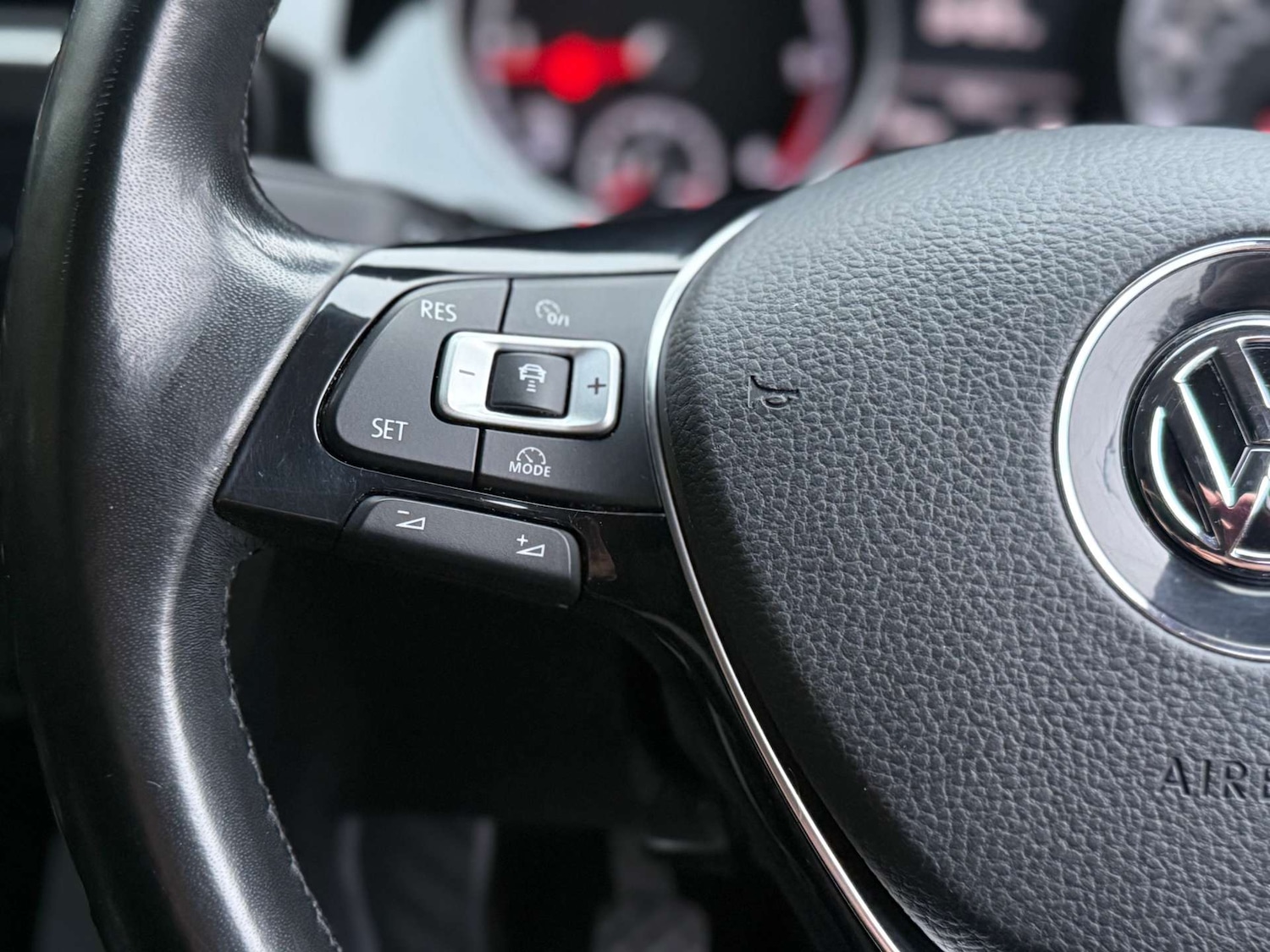 Used Volkswagen Golf 2017 for sale - 76685289: Photo 33