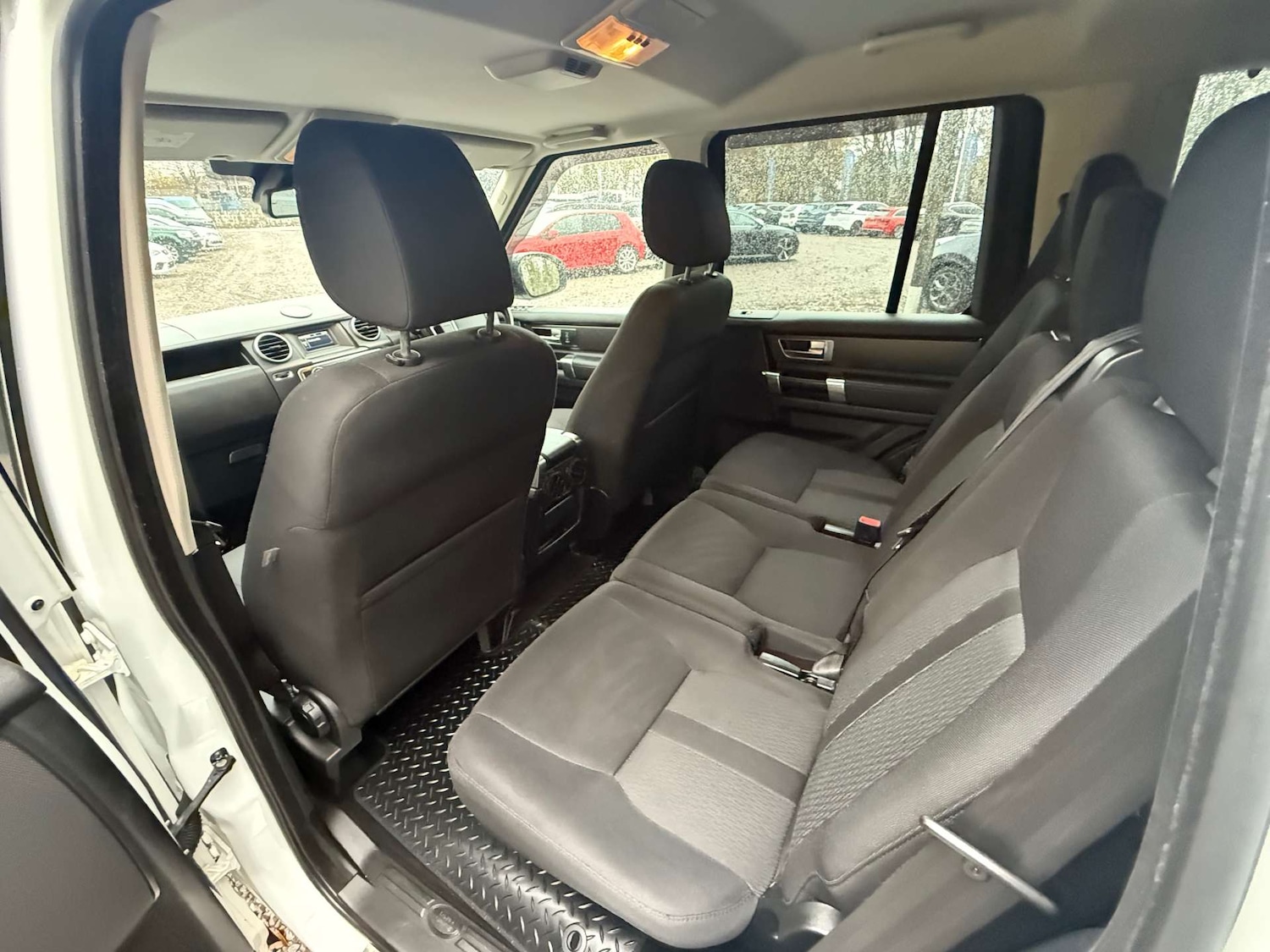 Used Land Rover Discovery 2015 for sale - 76685271: Photo 12