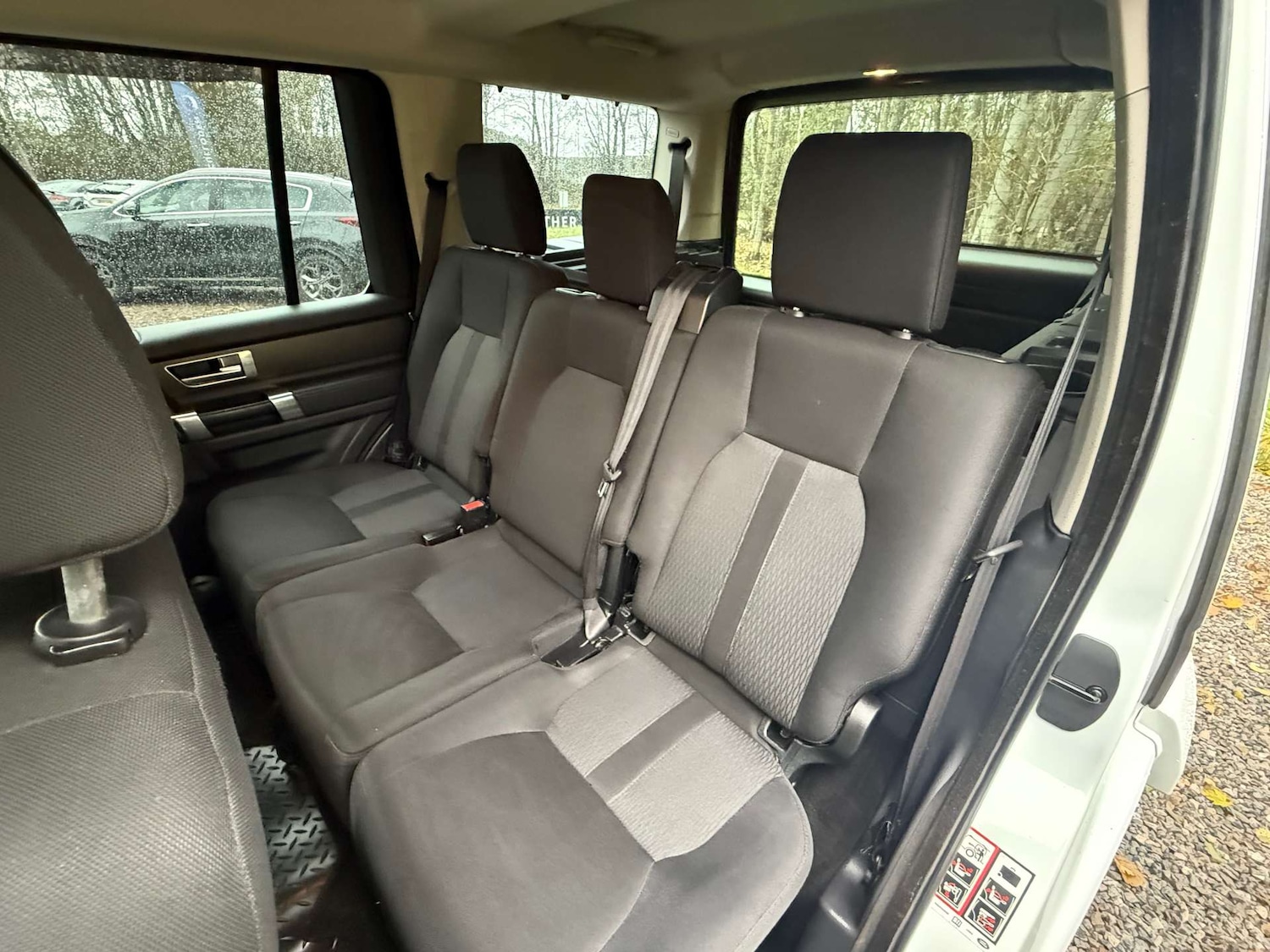 Used Land Rover Discovery 2015 for sale - 76685271: Photo 14